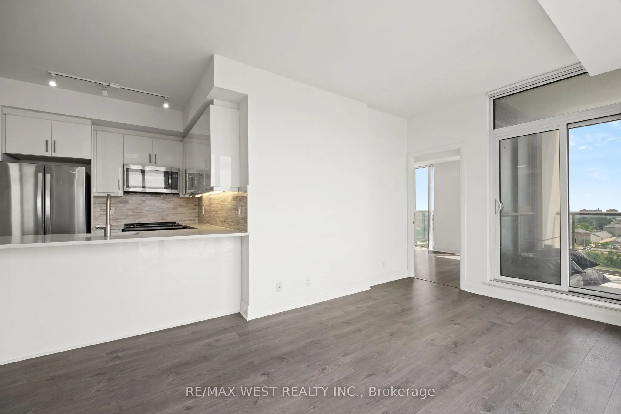 15 Zorra Street, #907