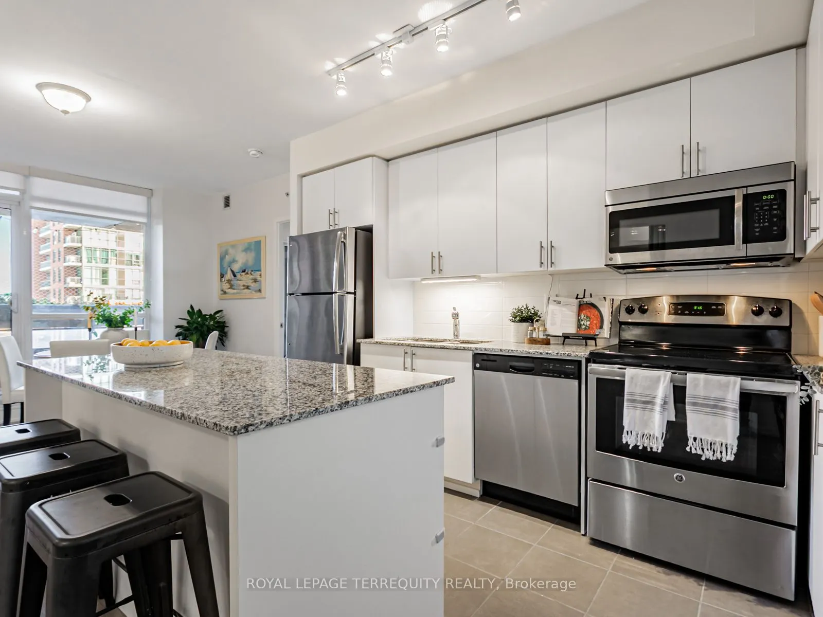 830 Lawrence Avenue W, #626