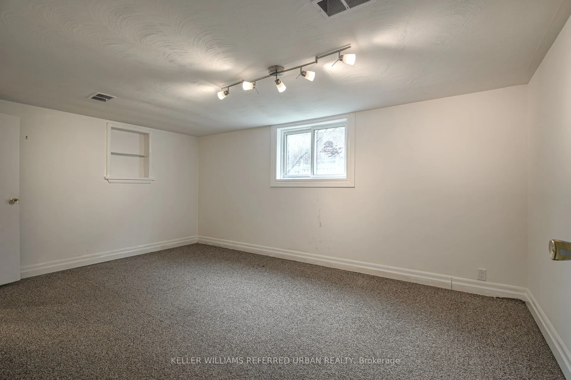 99 Hay Avenue, #Main