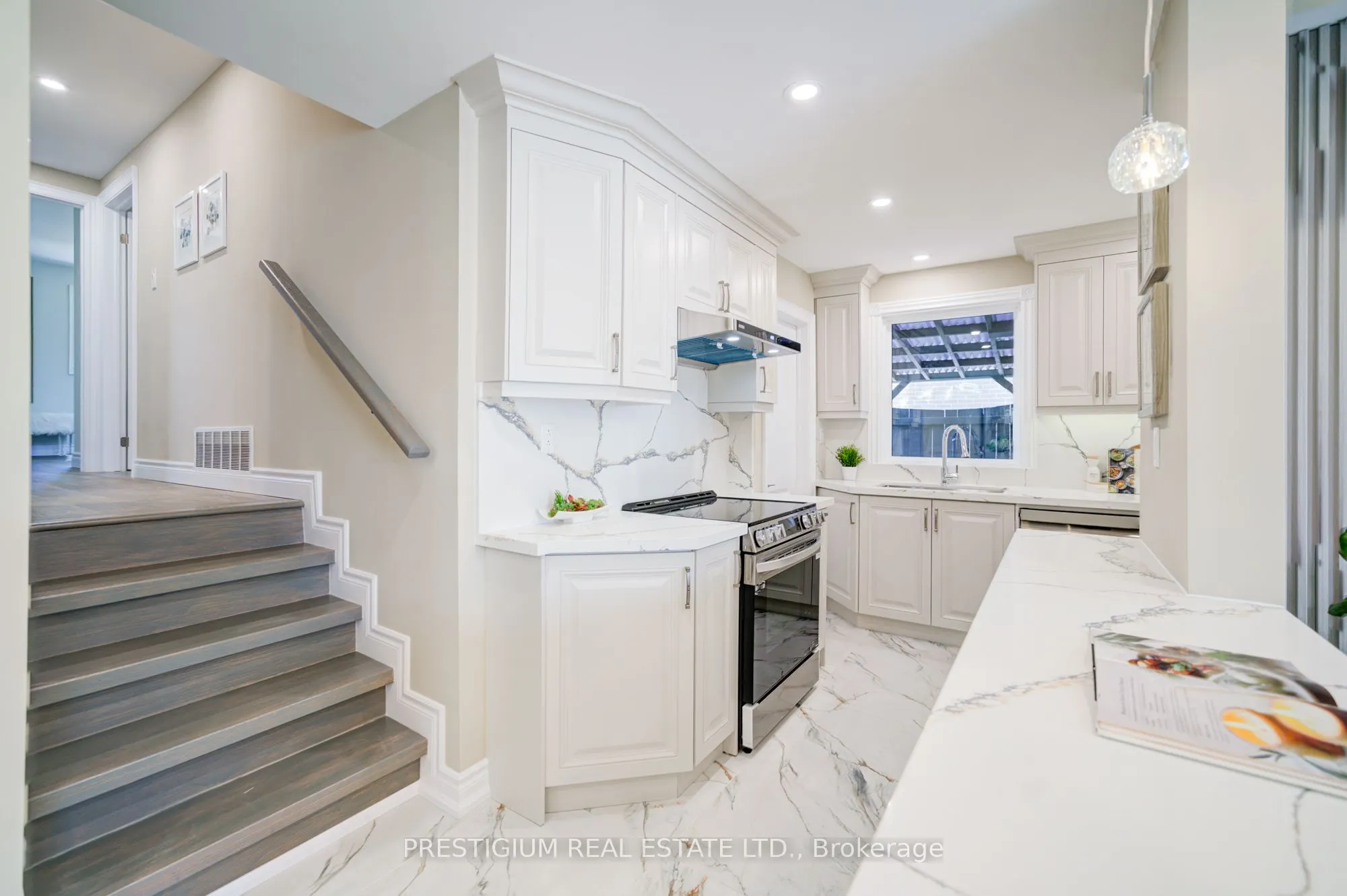 6 Willis Drive, #Upper Level