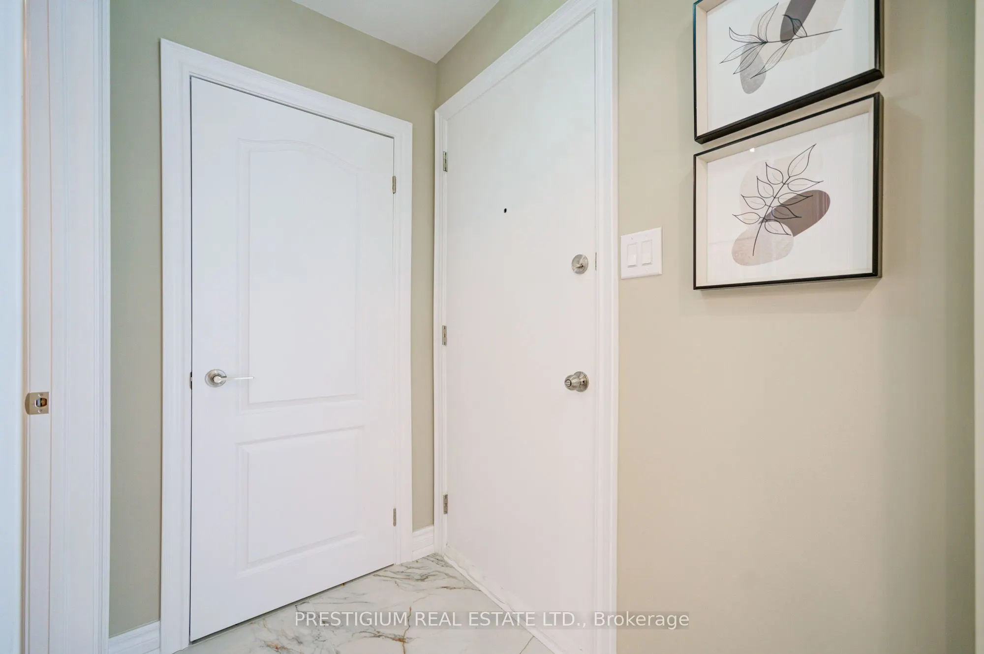 6 Willis Drive, #Upper Level
