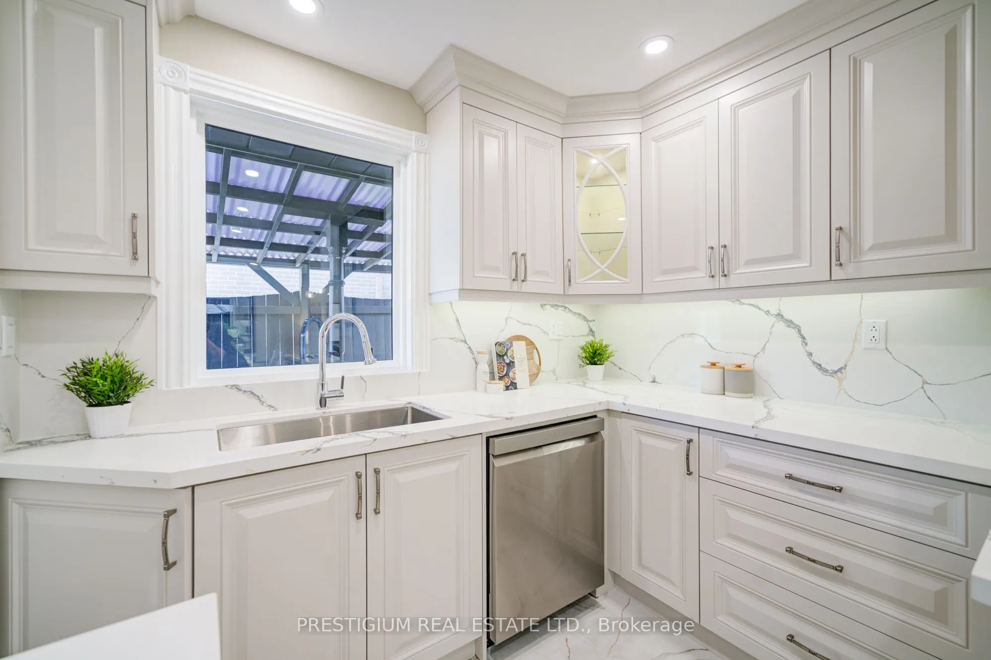 6 Willis Drive, #Upper Level