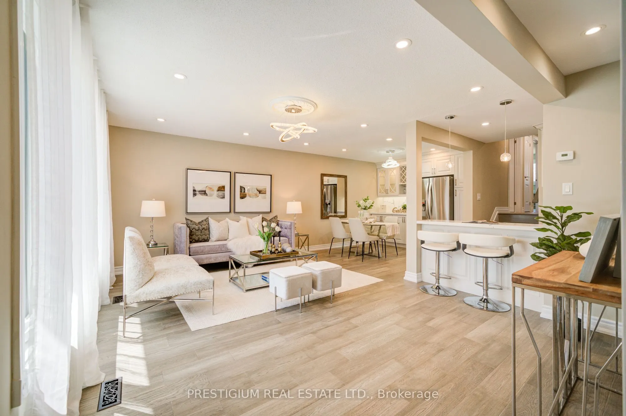 6 Willis Drive, #Upper Level