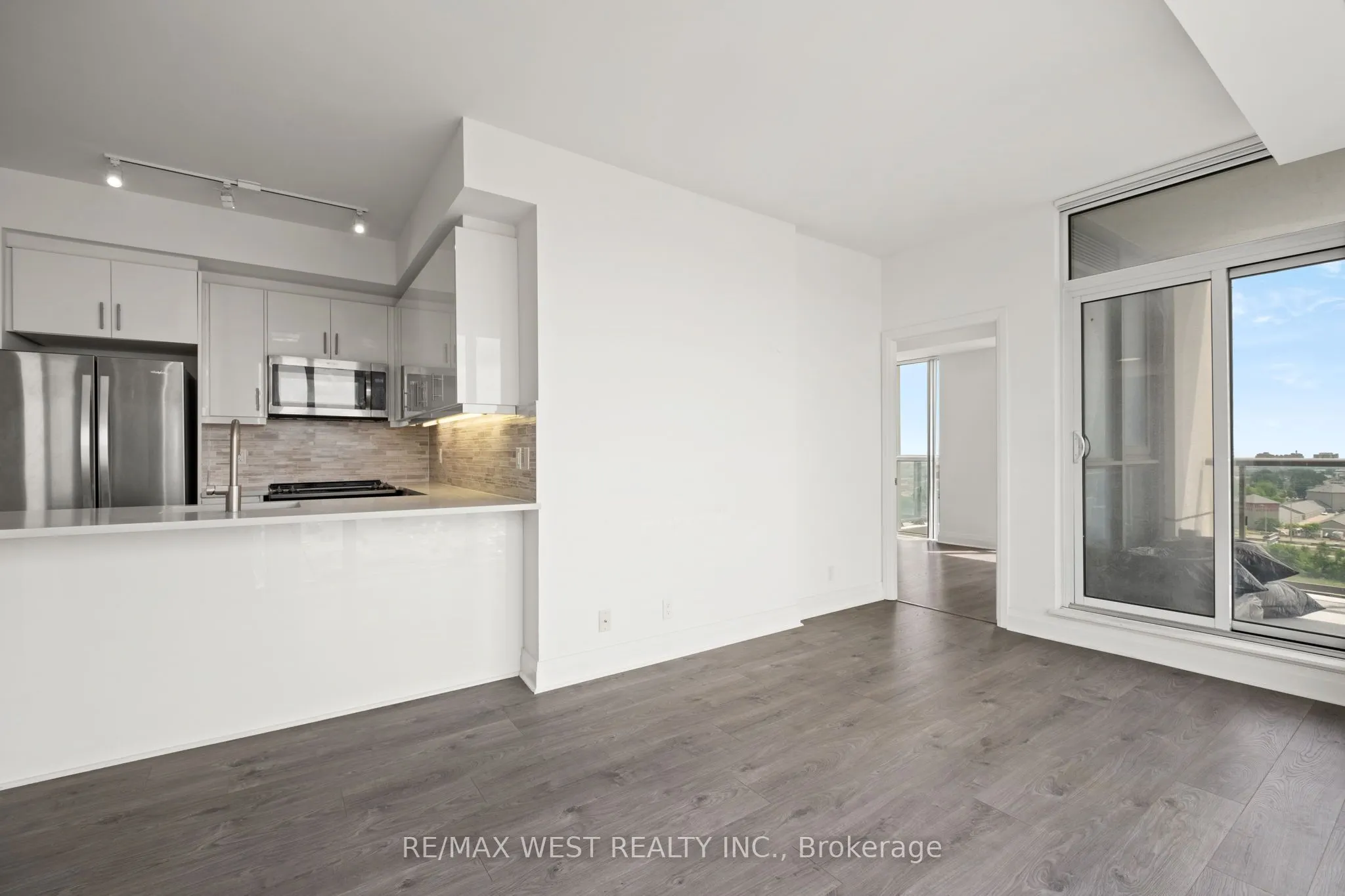 15 Zorra Street, #907