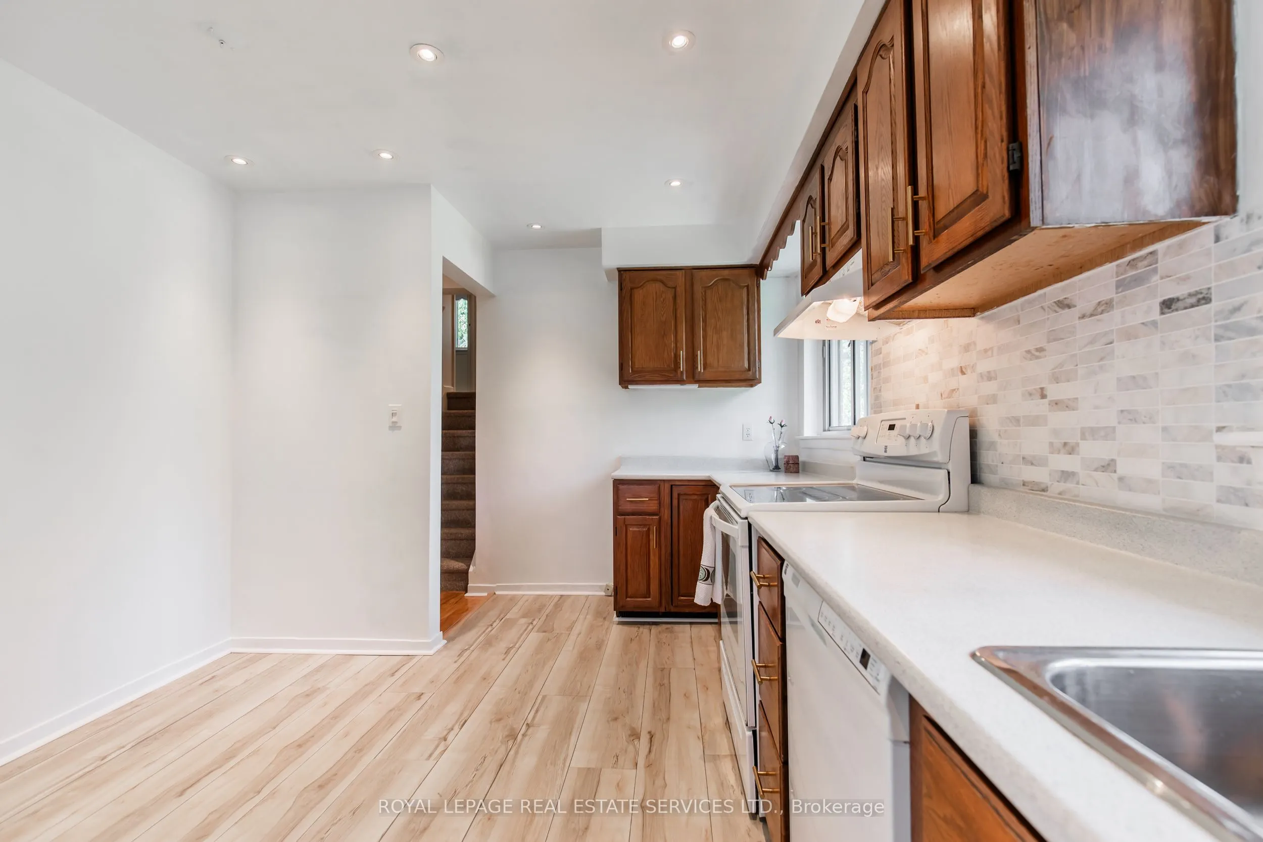 75 Upwood Avenue, #Upper