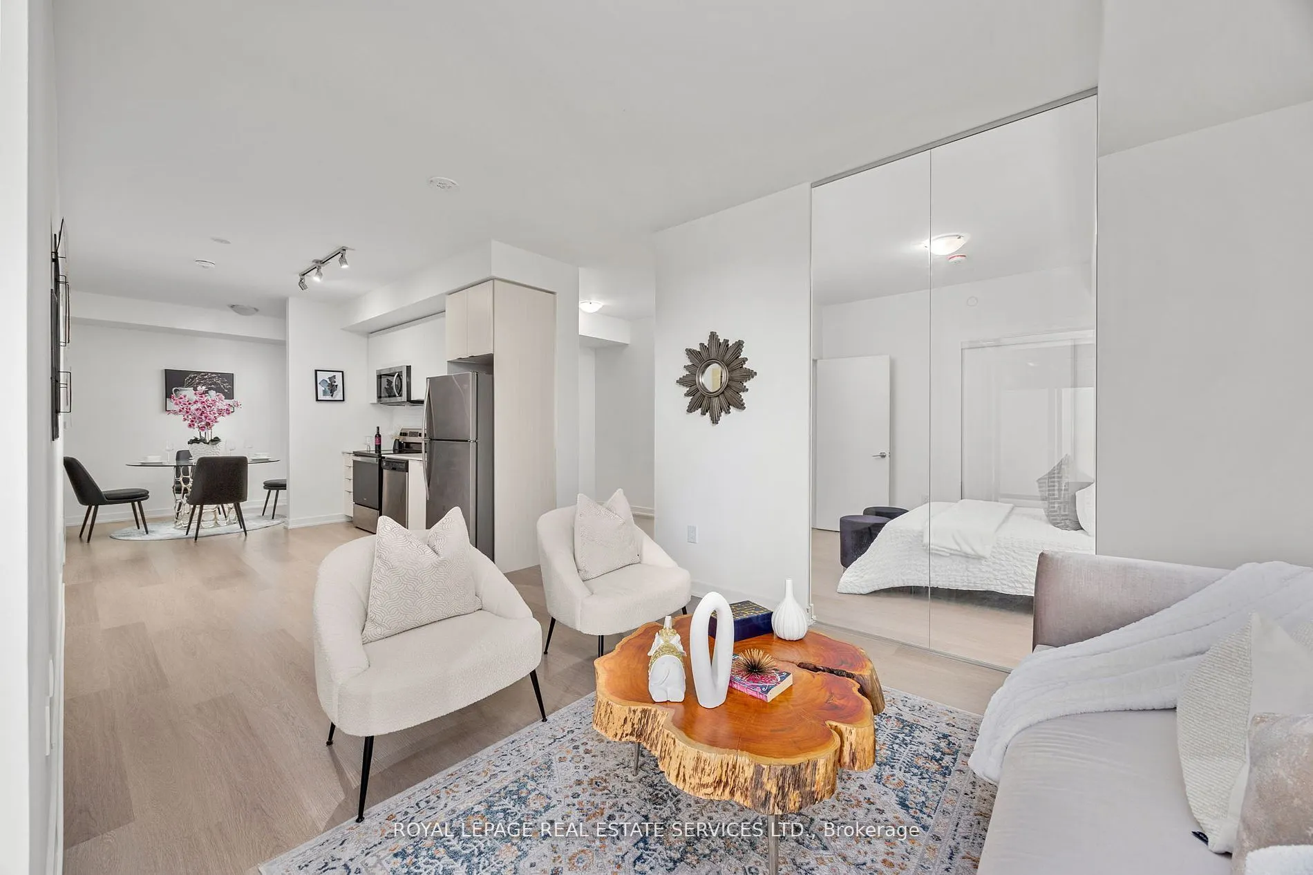 859 The Queensway, #708