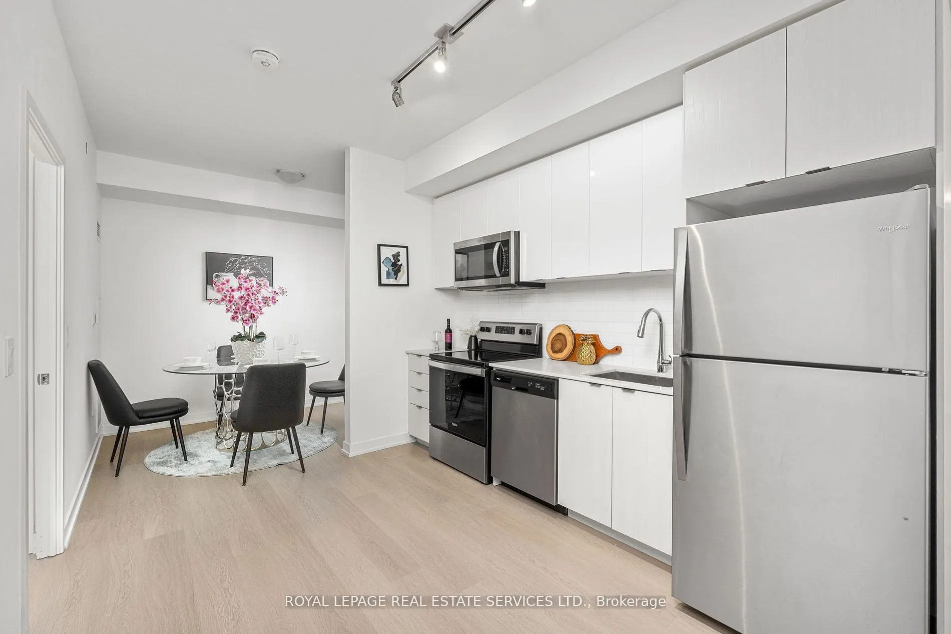 859 The Queensway, #708