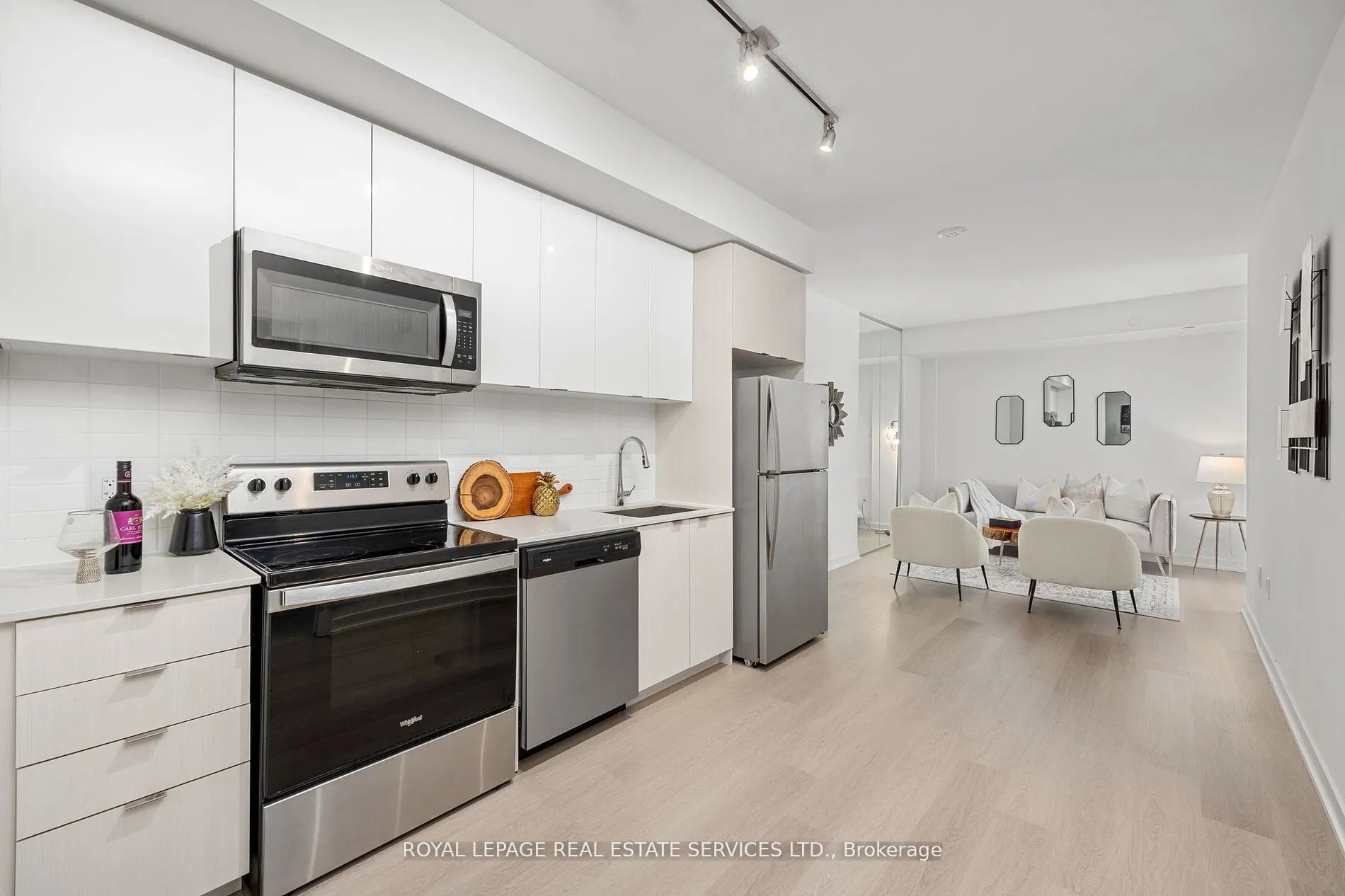 859 The Queensway, #708