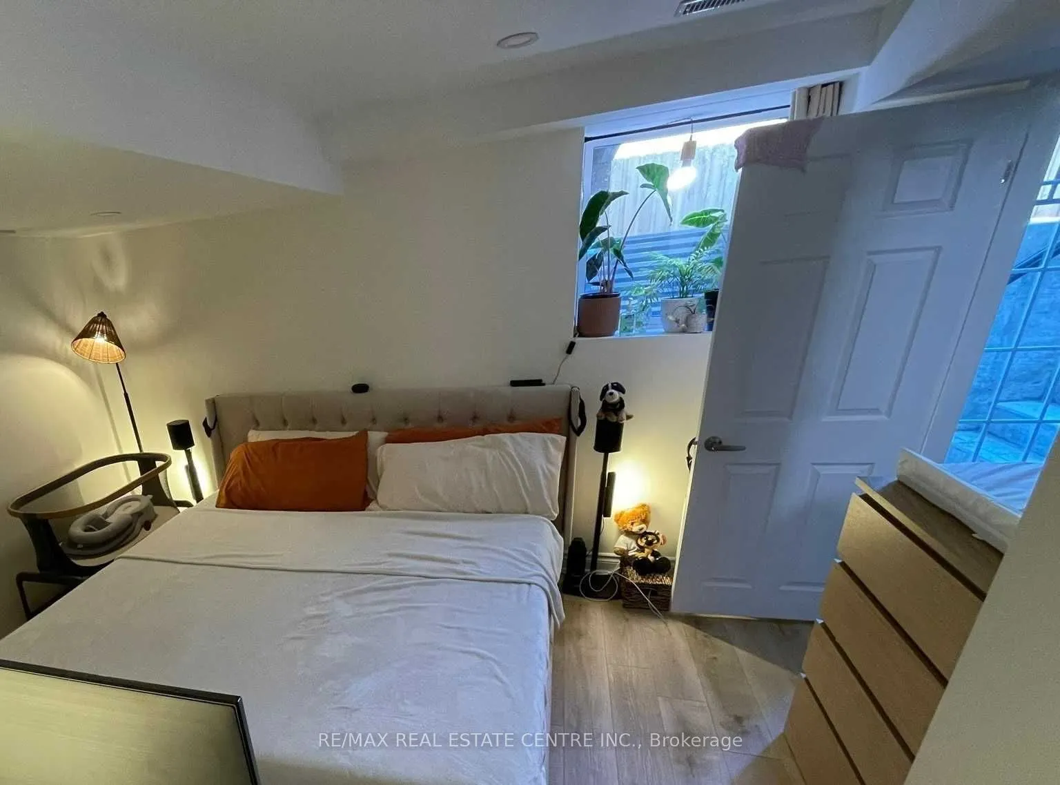 4094 Channing Crescent, #LOWER