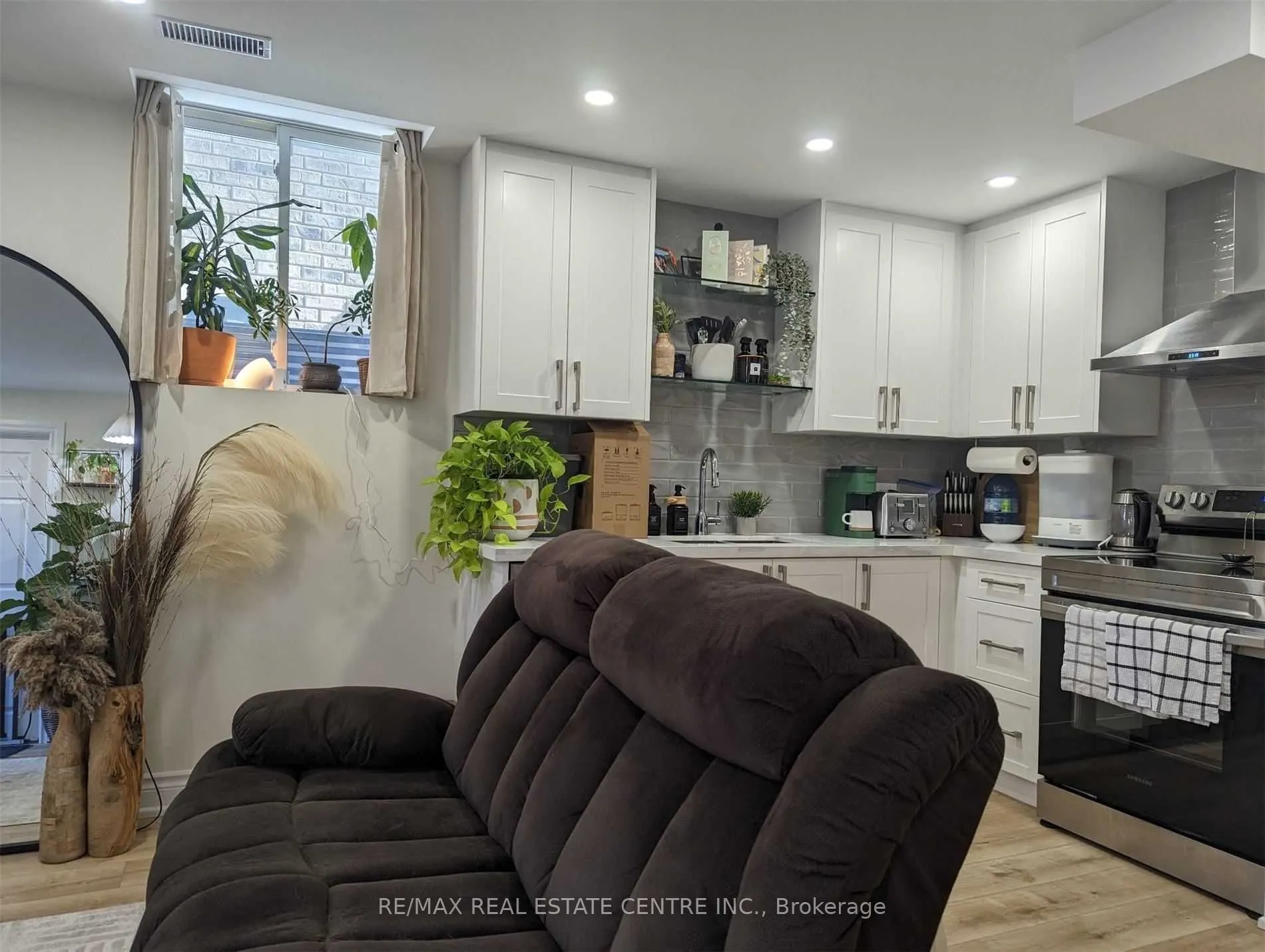 4094 Channing Crescent, #LOWER