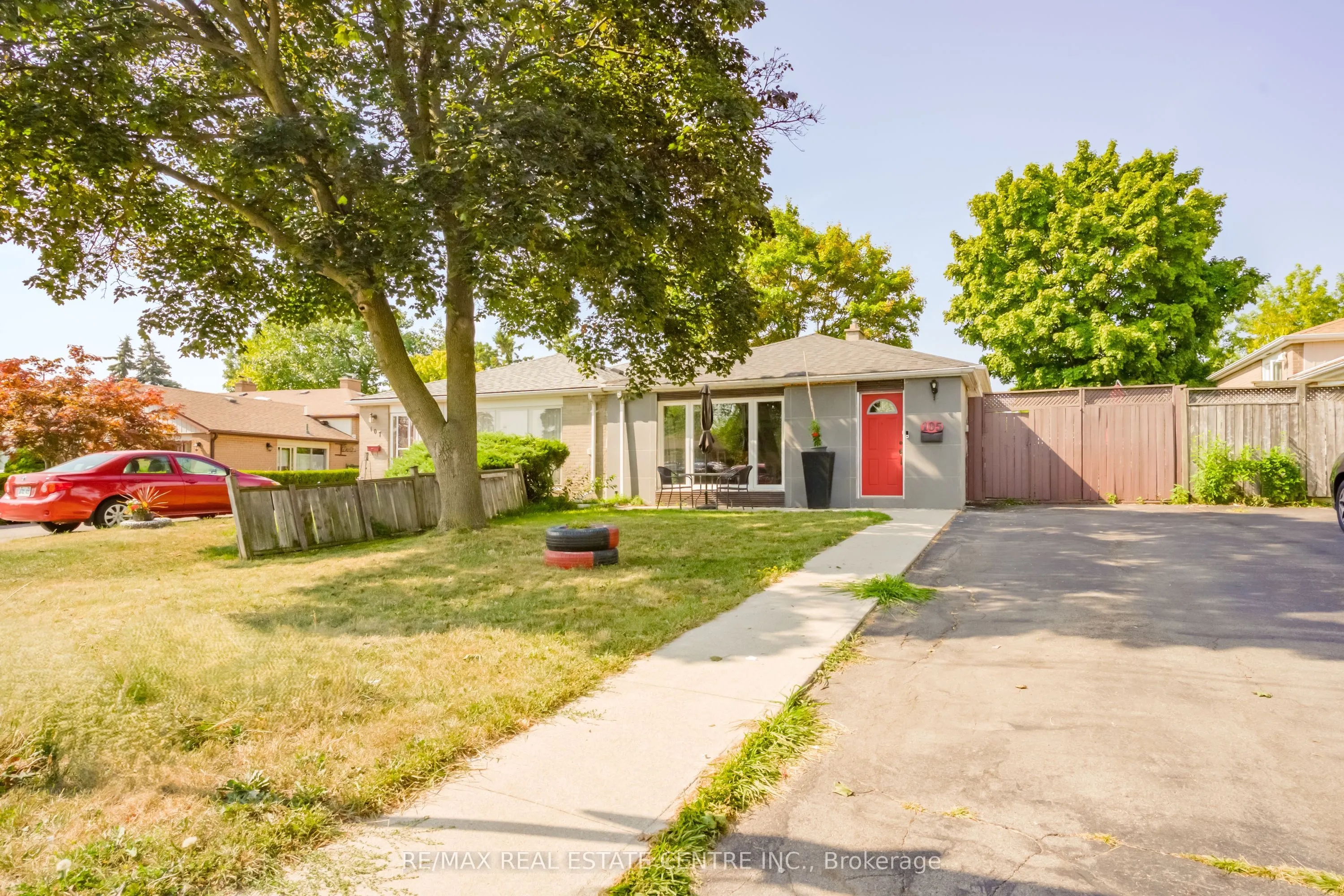 105 Aloma Crescent