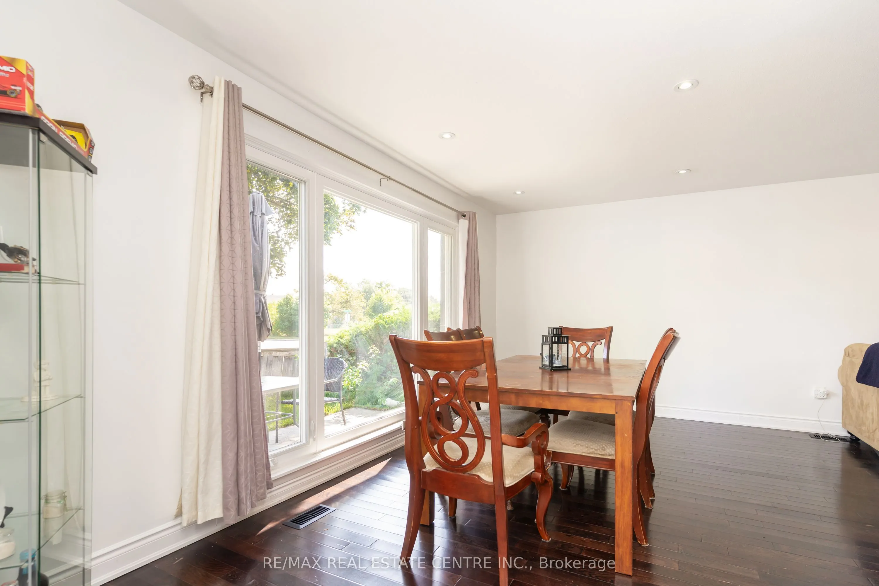 105 Aloma Crescent