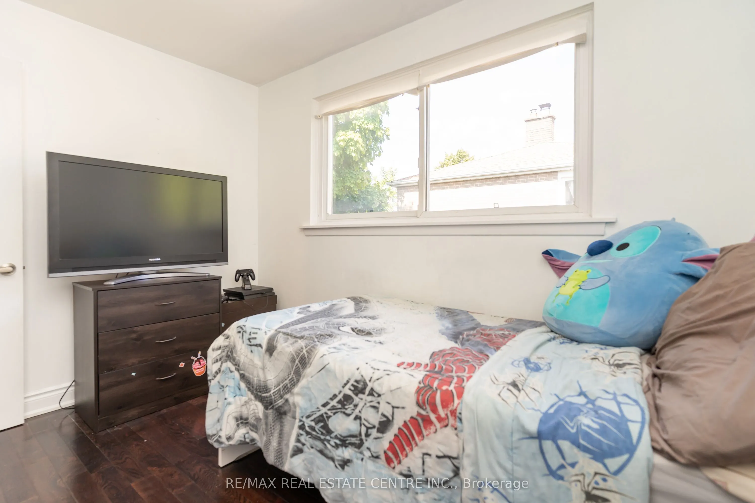 105 Aloma Crescent