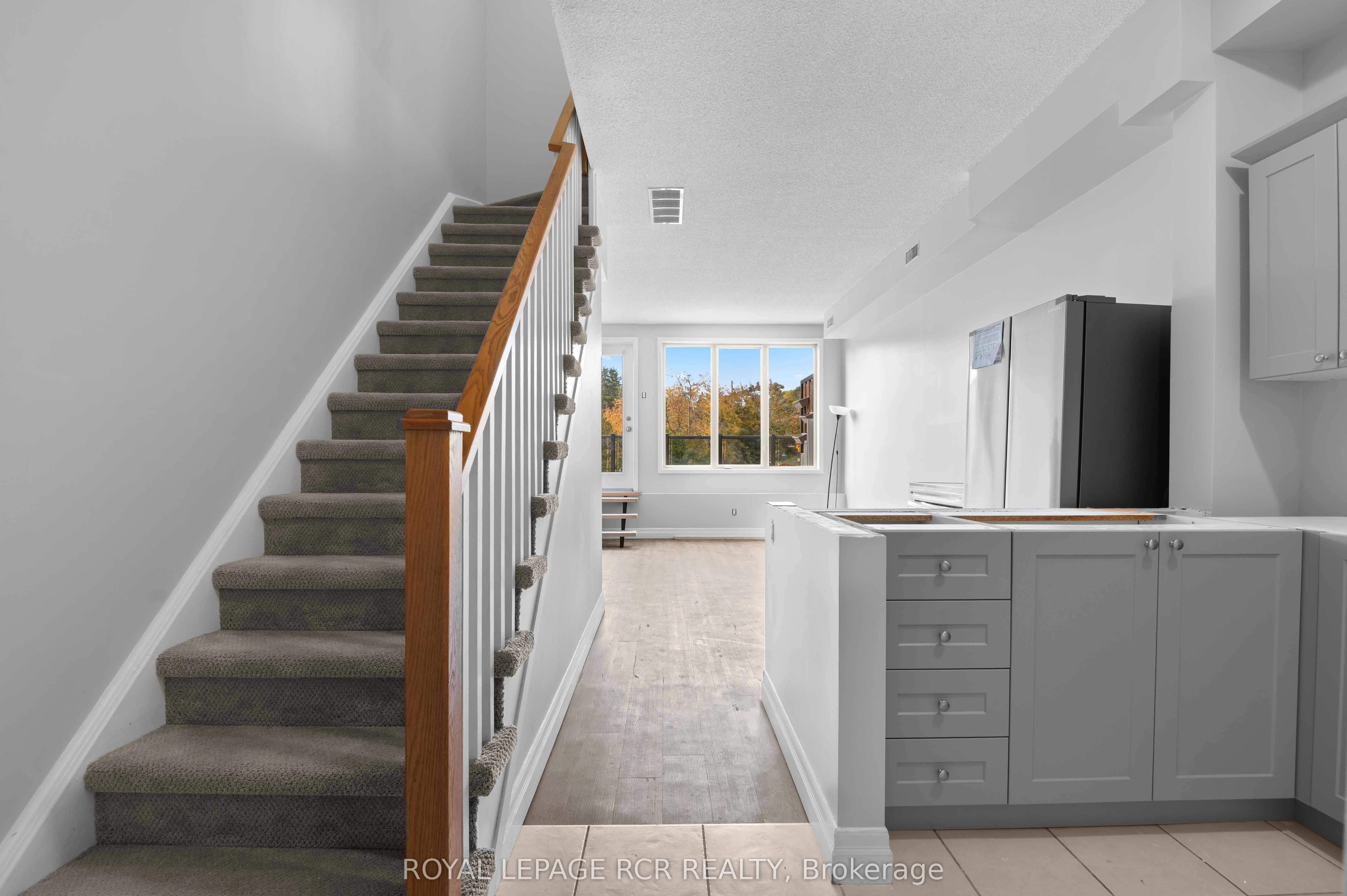 56 Queen Street N, #4