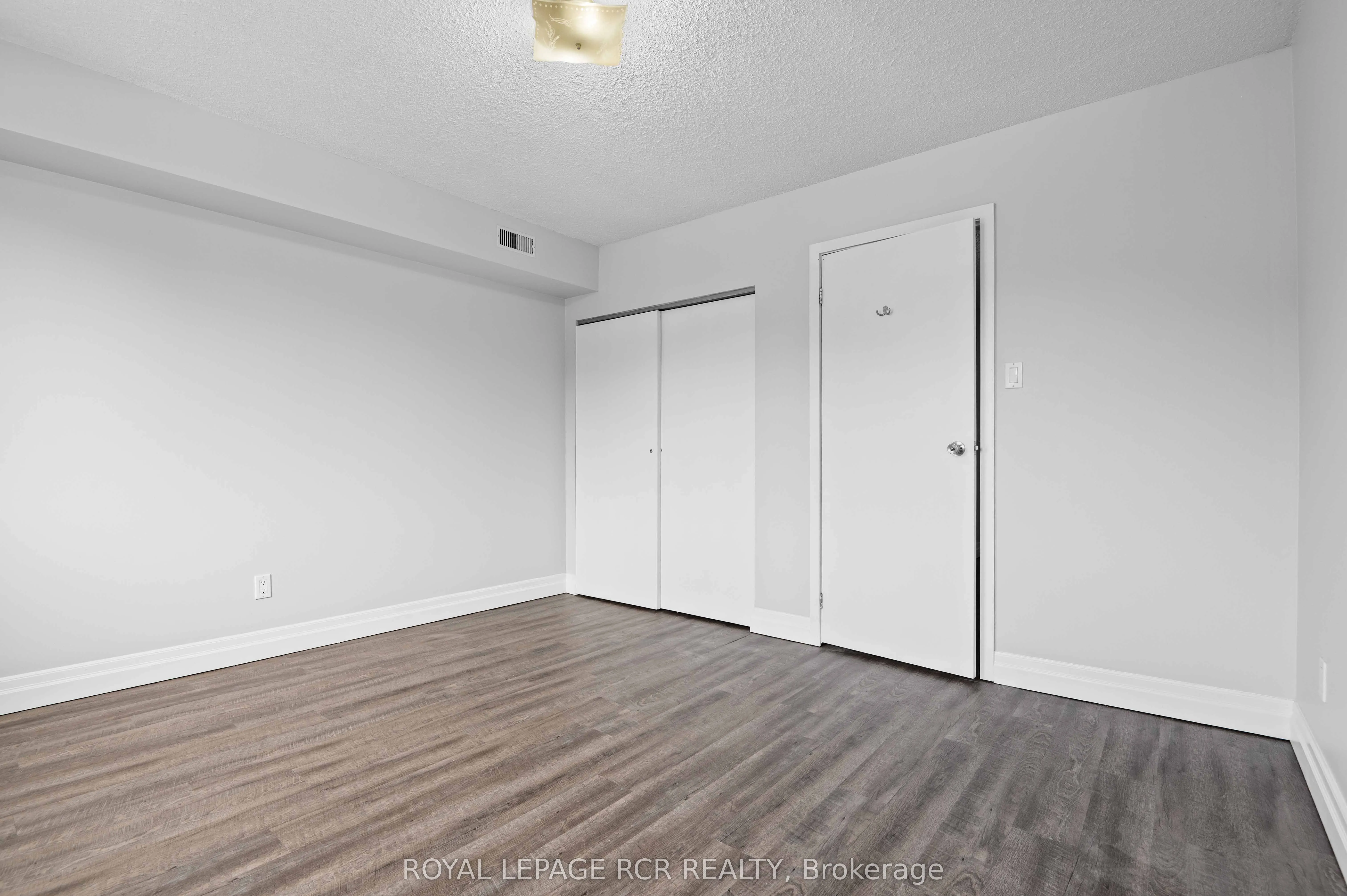 56 Queen Street N, #4