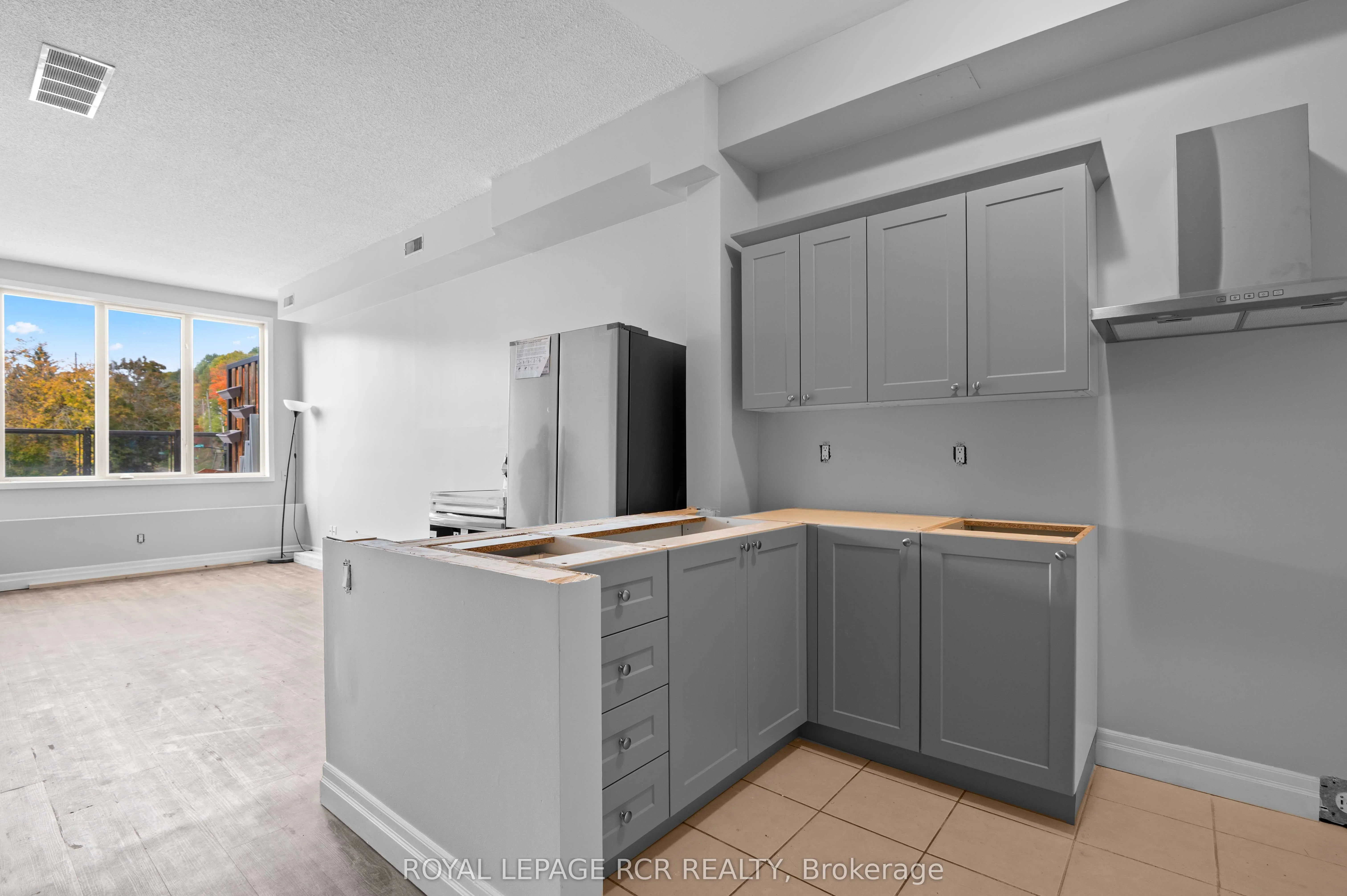 56 Queen Street N, #4