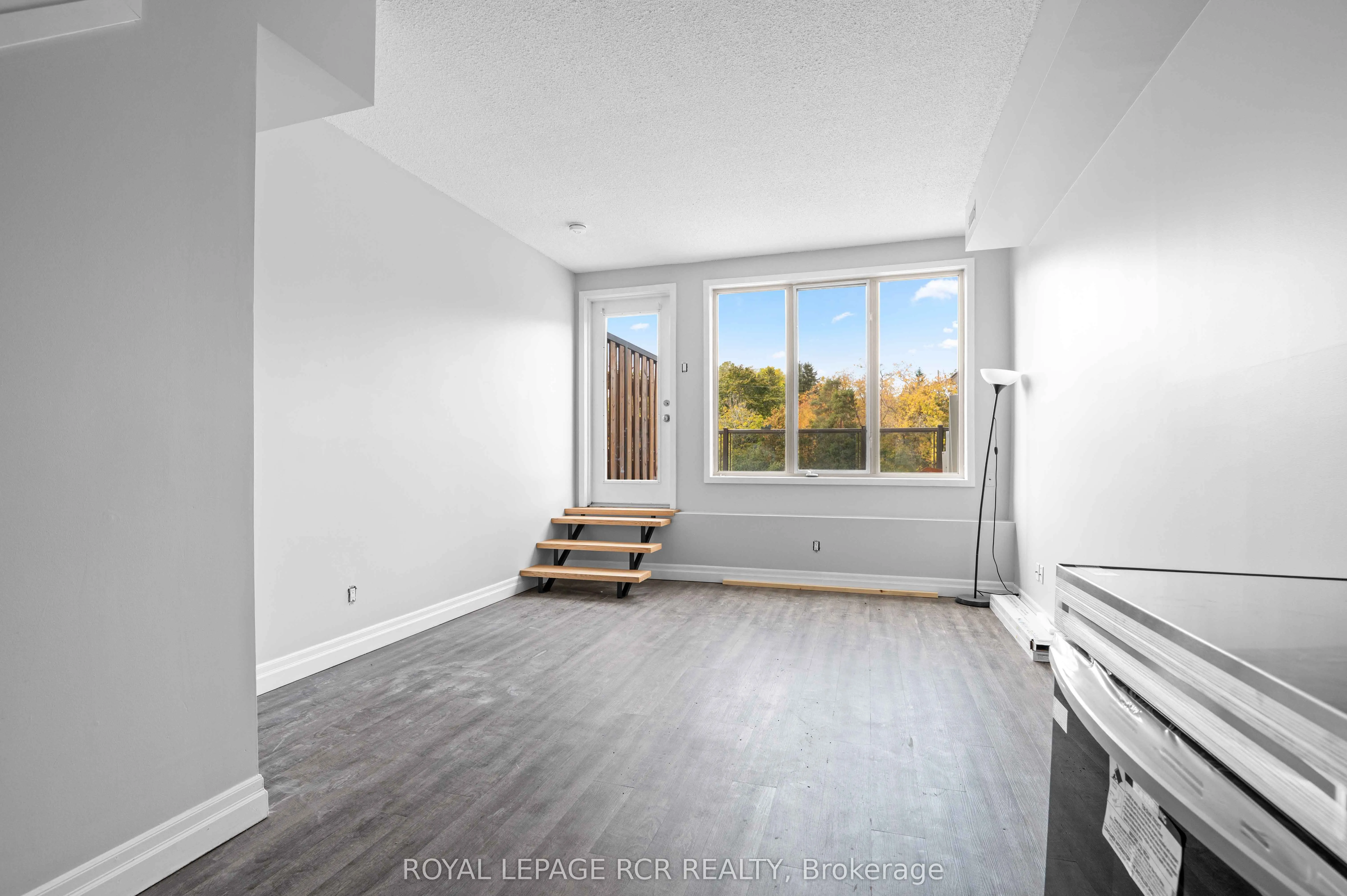 56 Queen Street N, #4