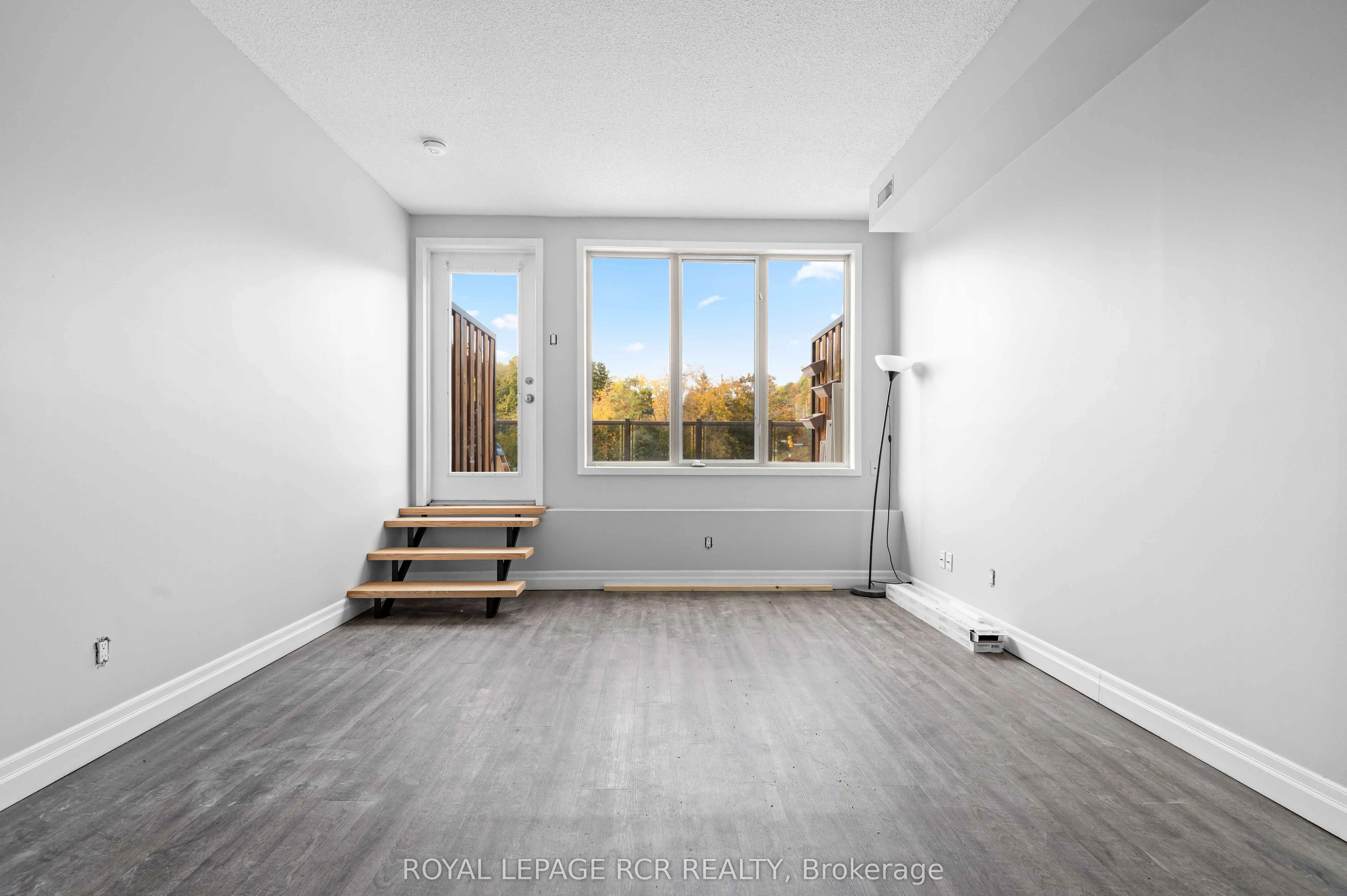 56 Queen Street N, #4