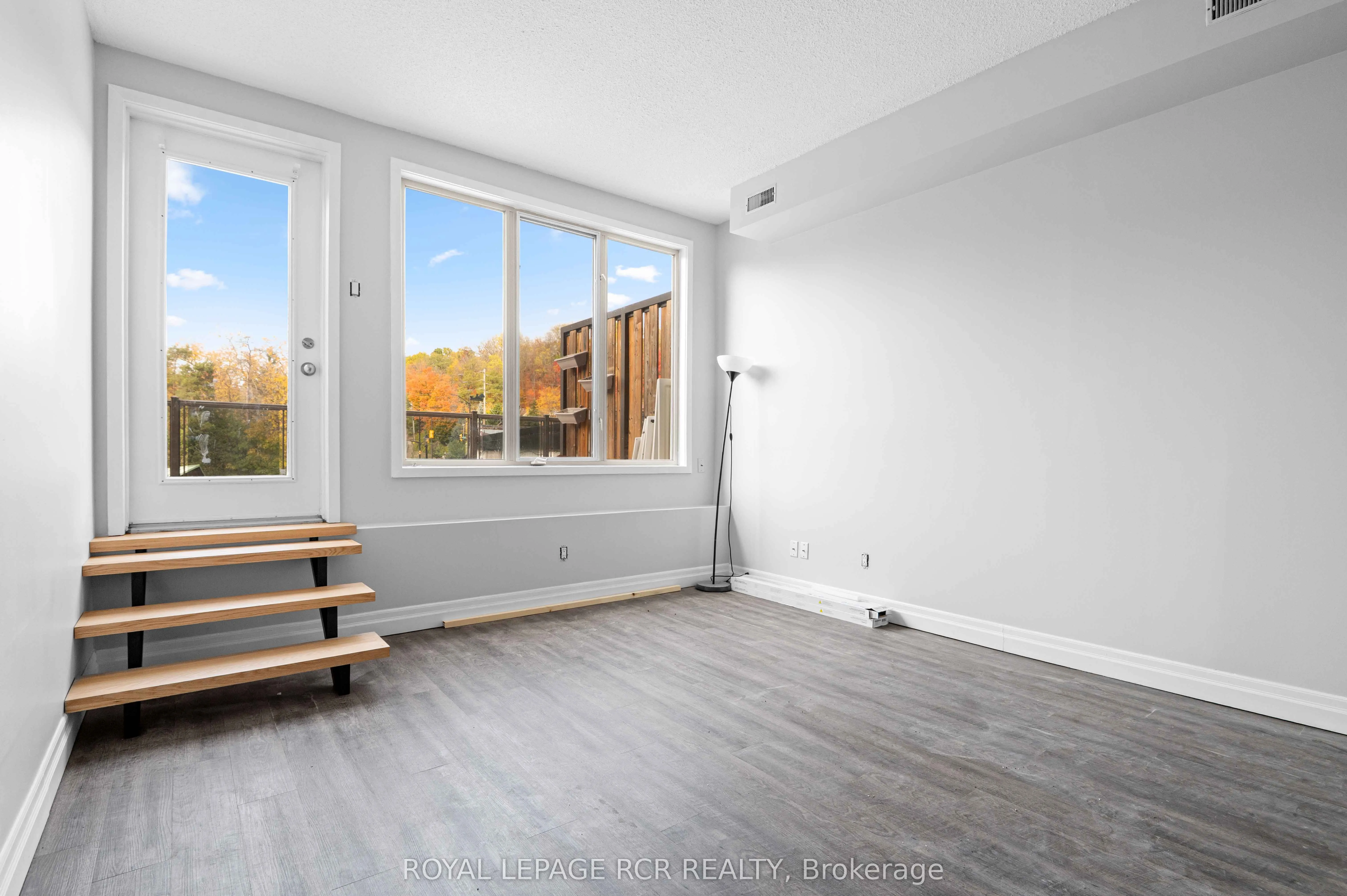56 Queen Street N, #4