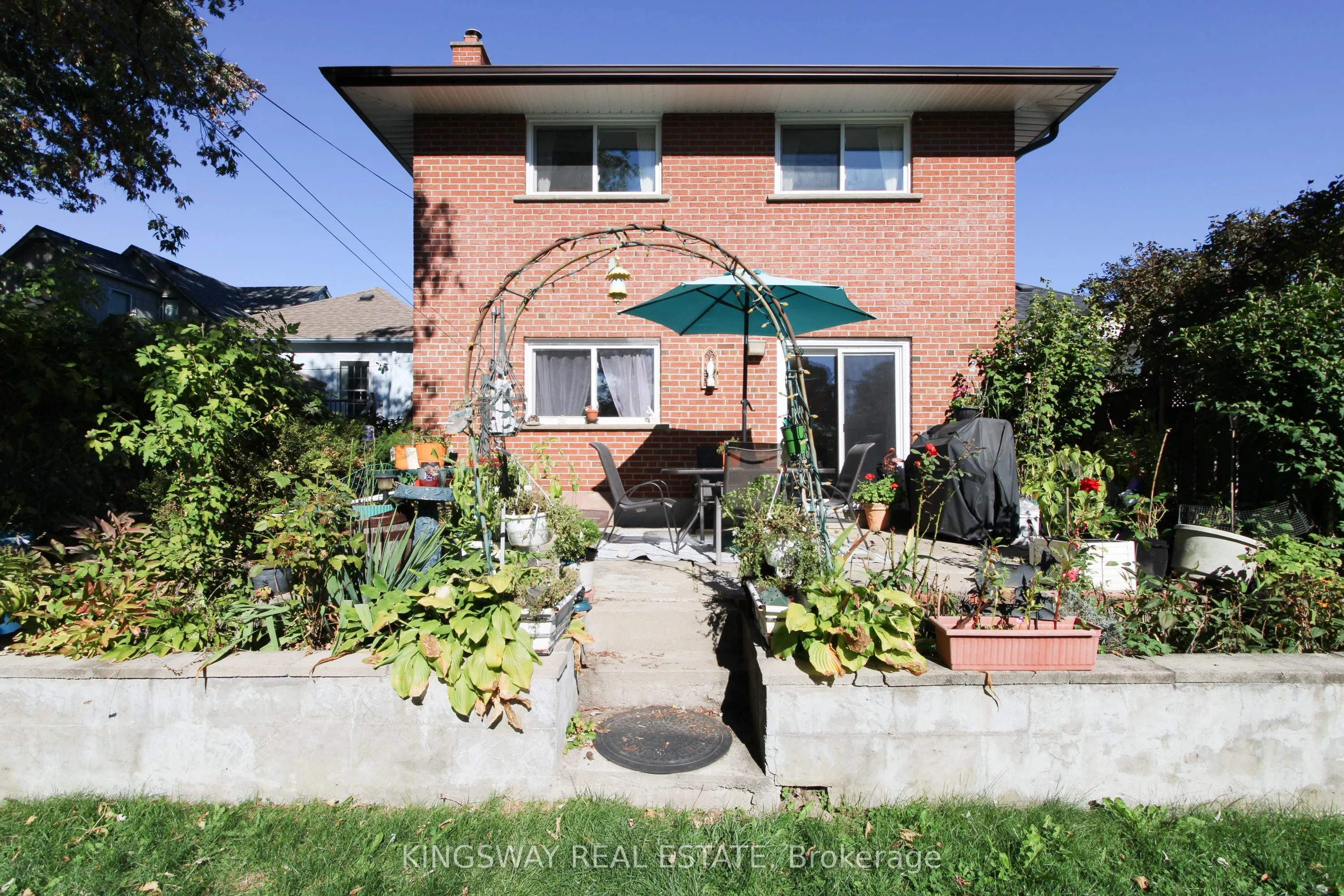 1050 Alexandra Avenue