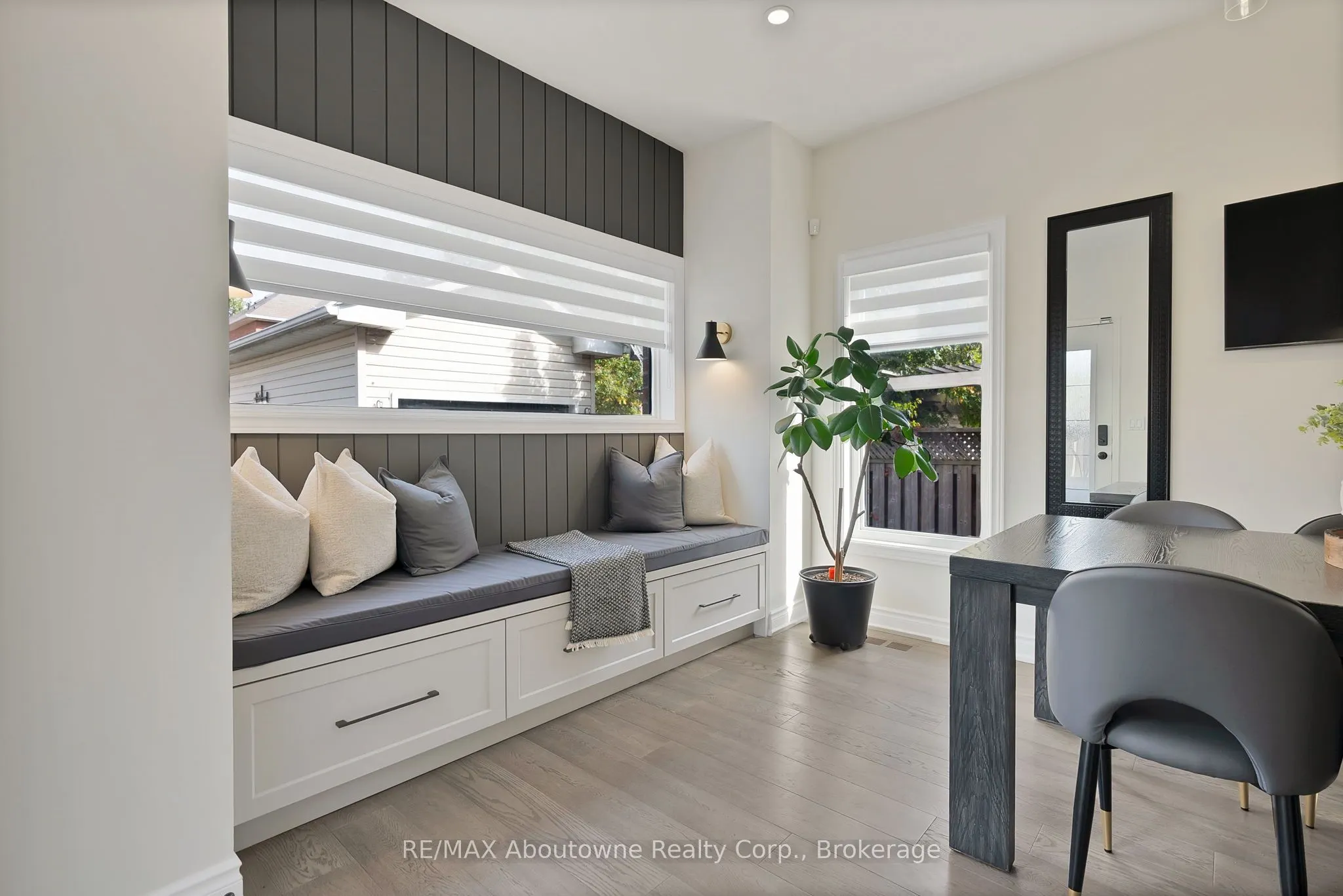 2599 Castle Hill Crescent