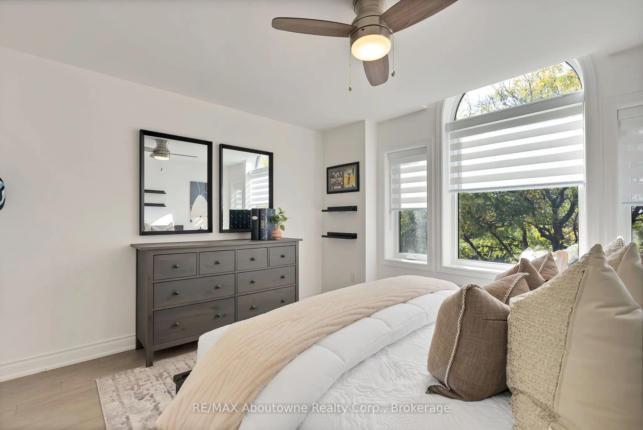 2599 Castle Hill Crescent