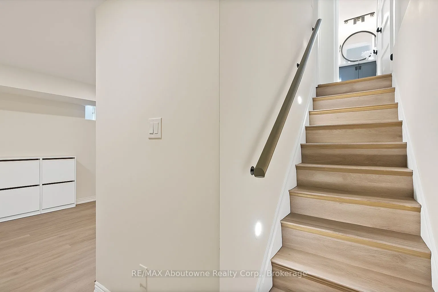 2599 Castle Hill Crescent