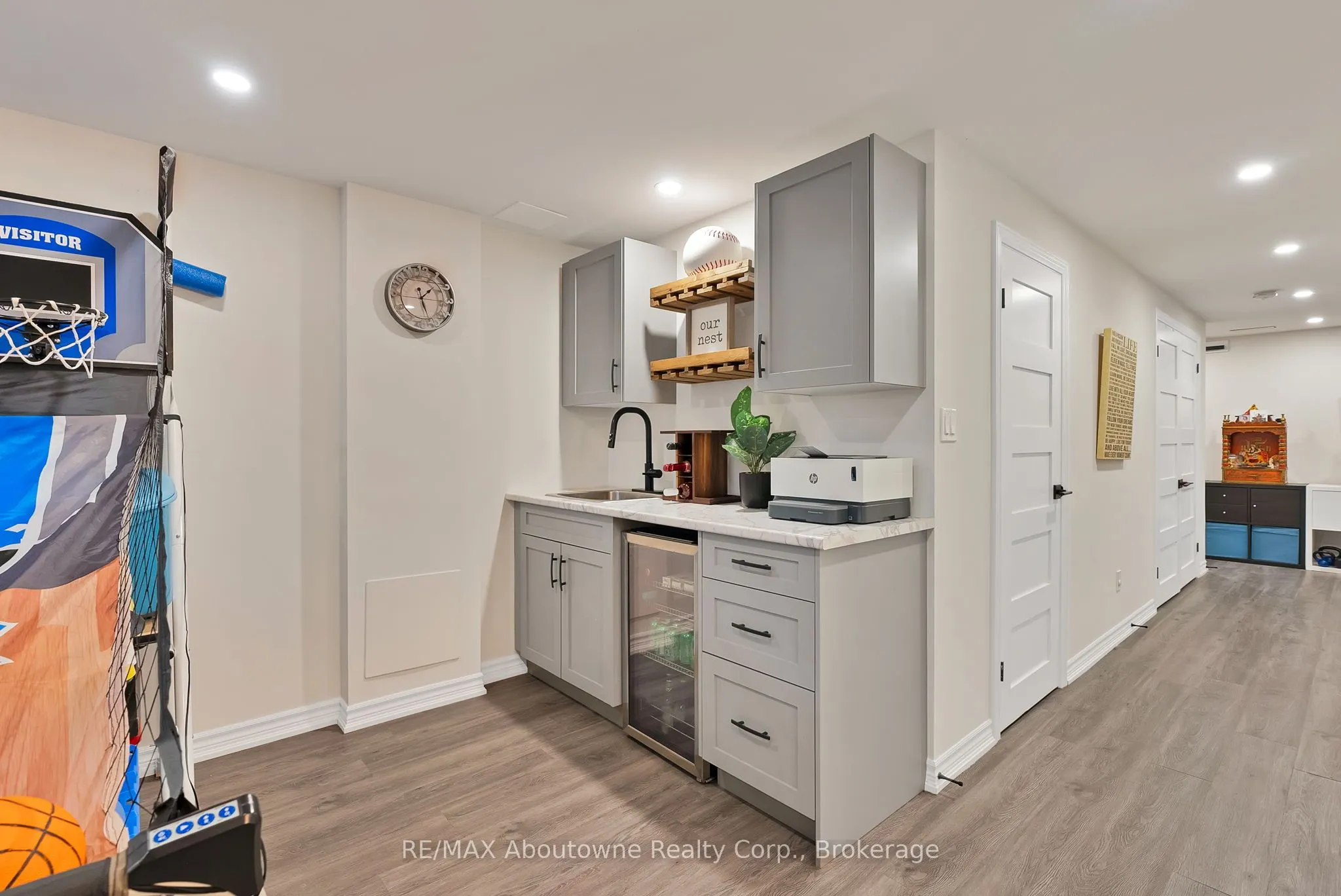 2599 Castle Hill Crescent