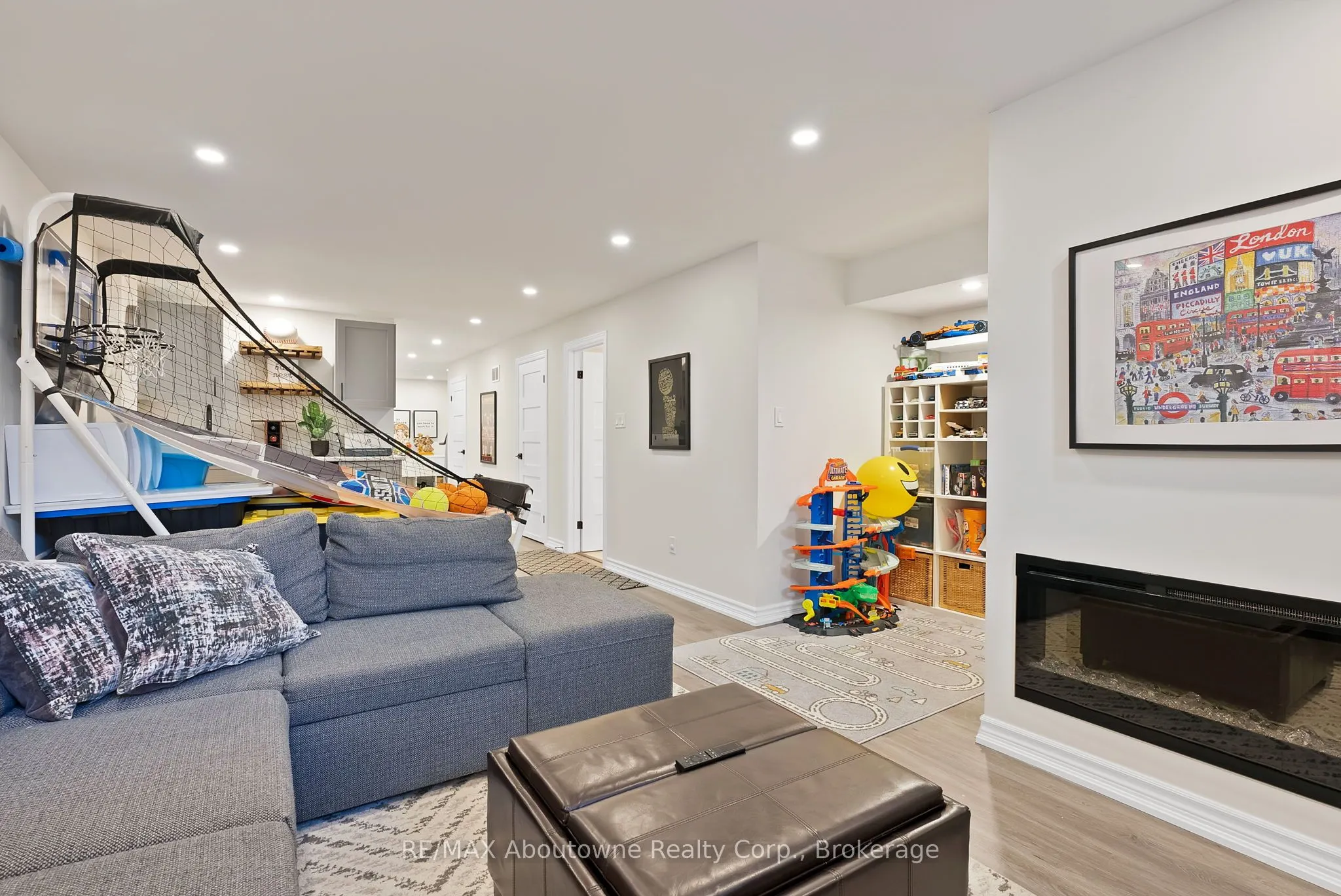 2599 Castle Hill Crescent
