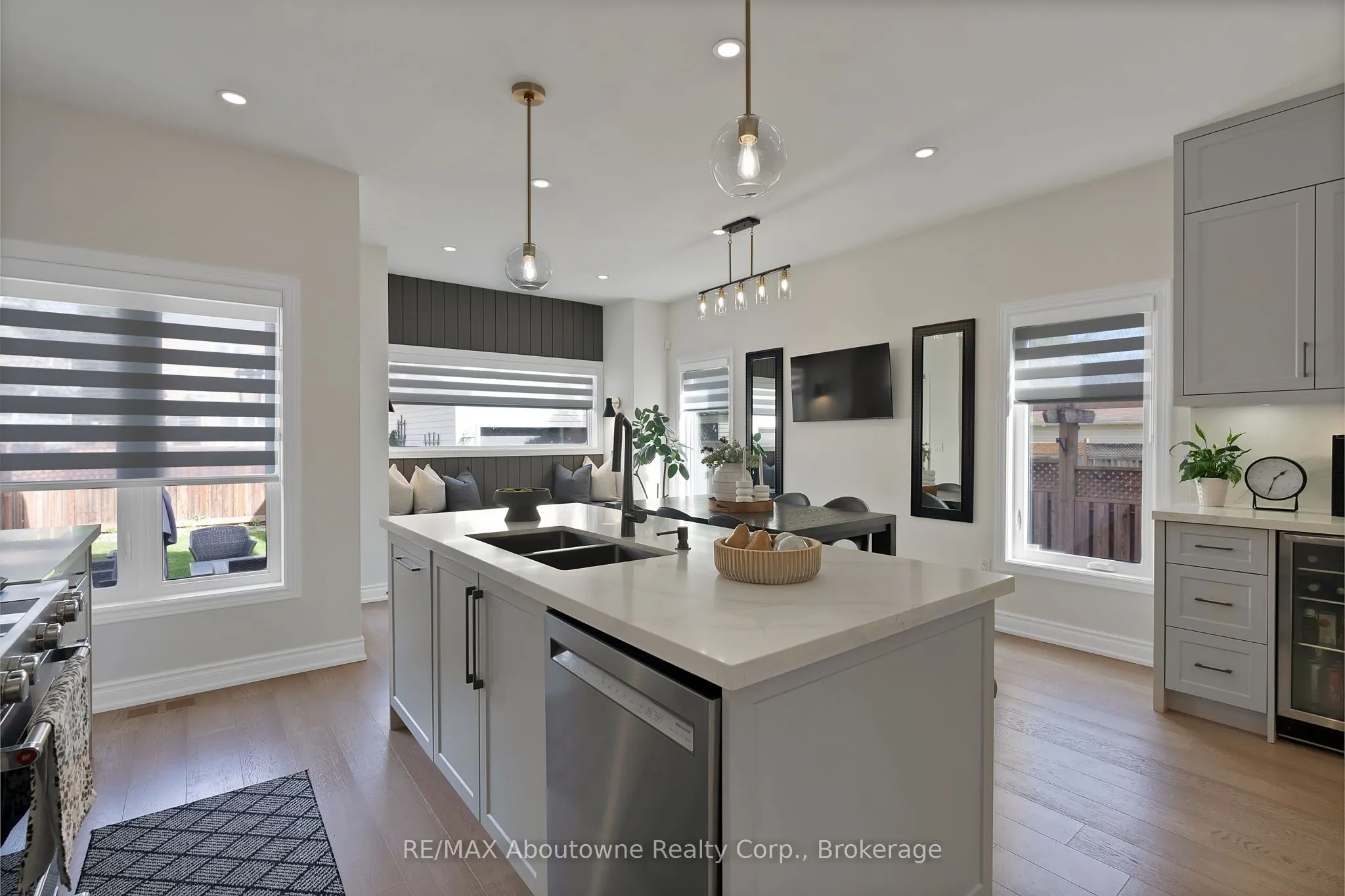 2599 Castle Hill Crescent