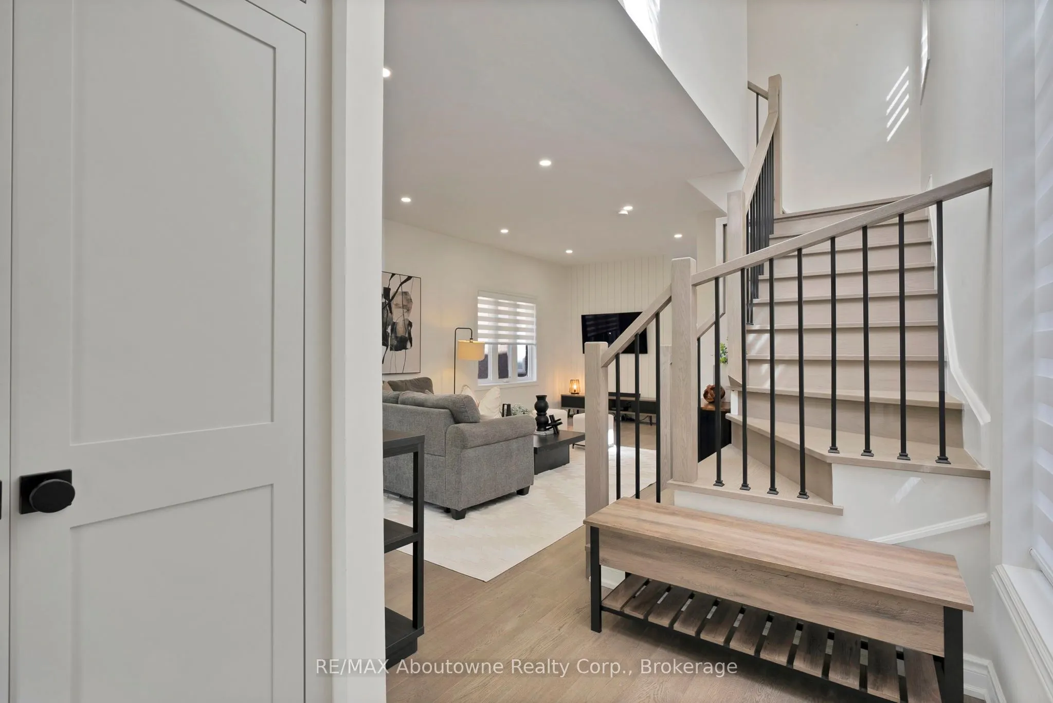 2599 Castle Hill Crescent