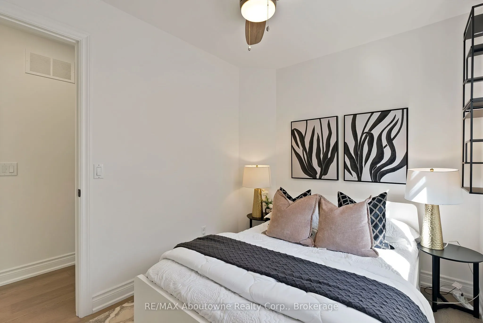 2599 Castle Hill Crescent