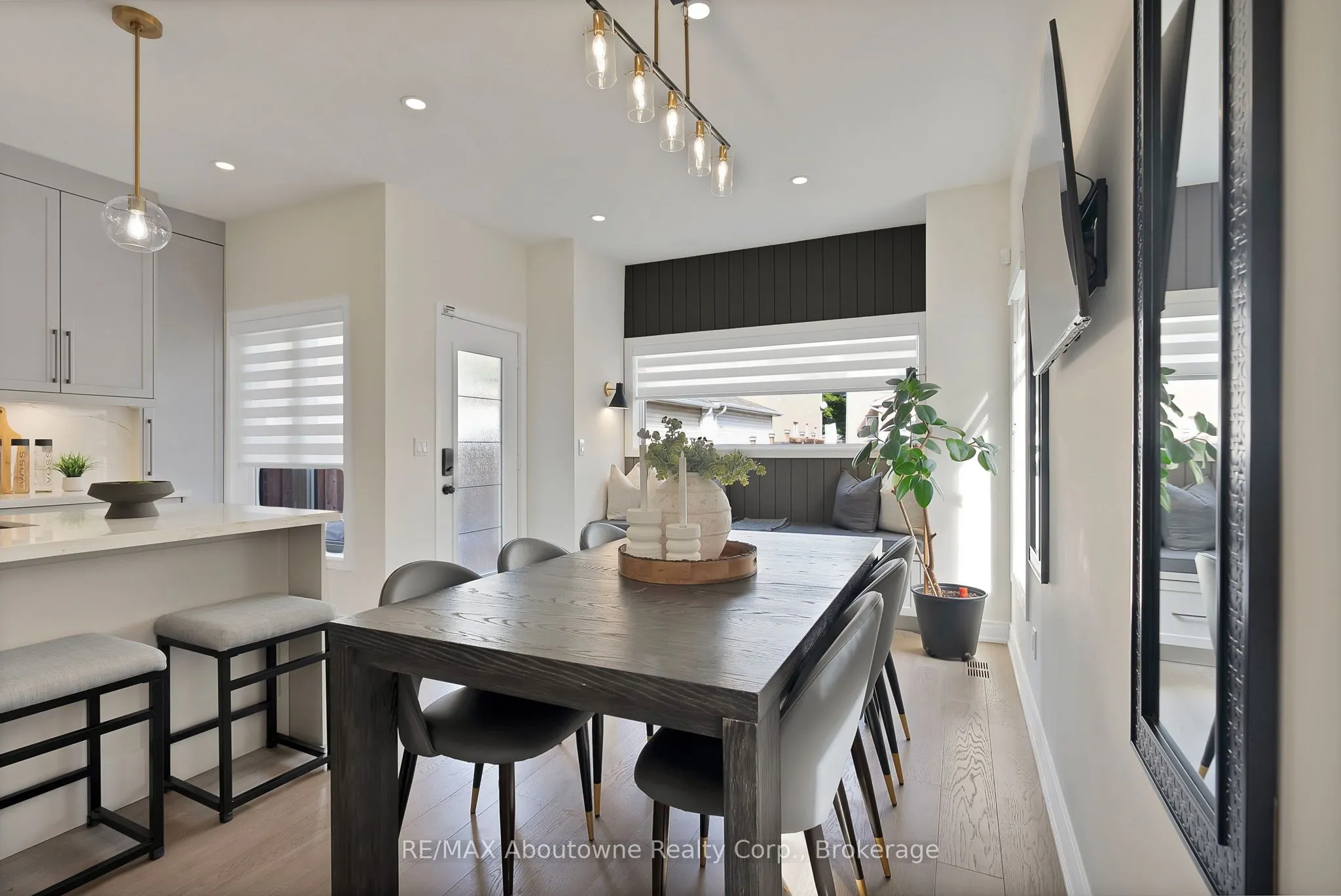 2599 Castle Hill Crescent