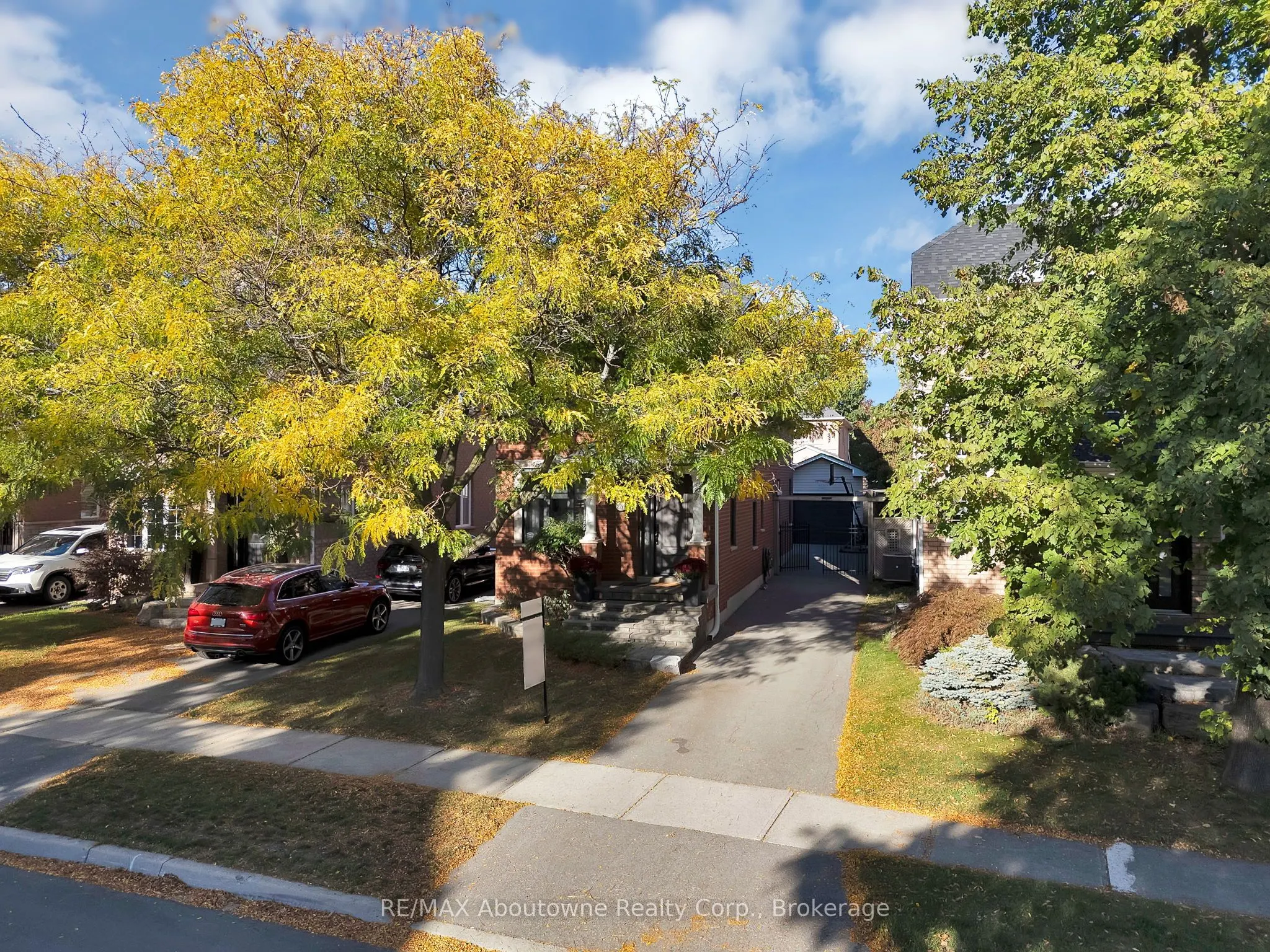 2599 Castle Hill Crescent