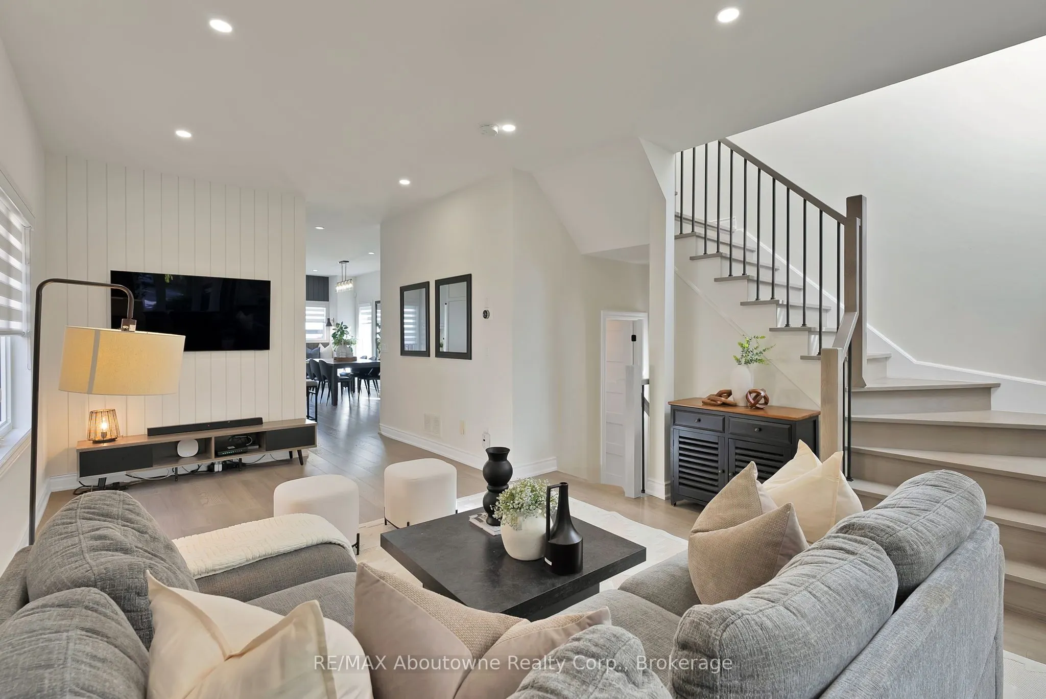 2599 Castle Hill Crescent