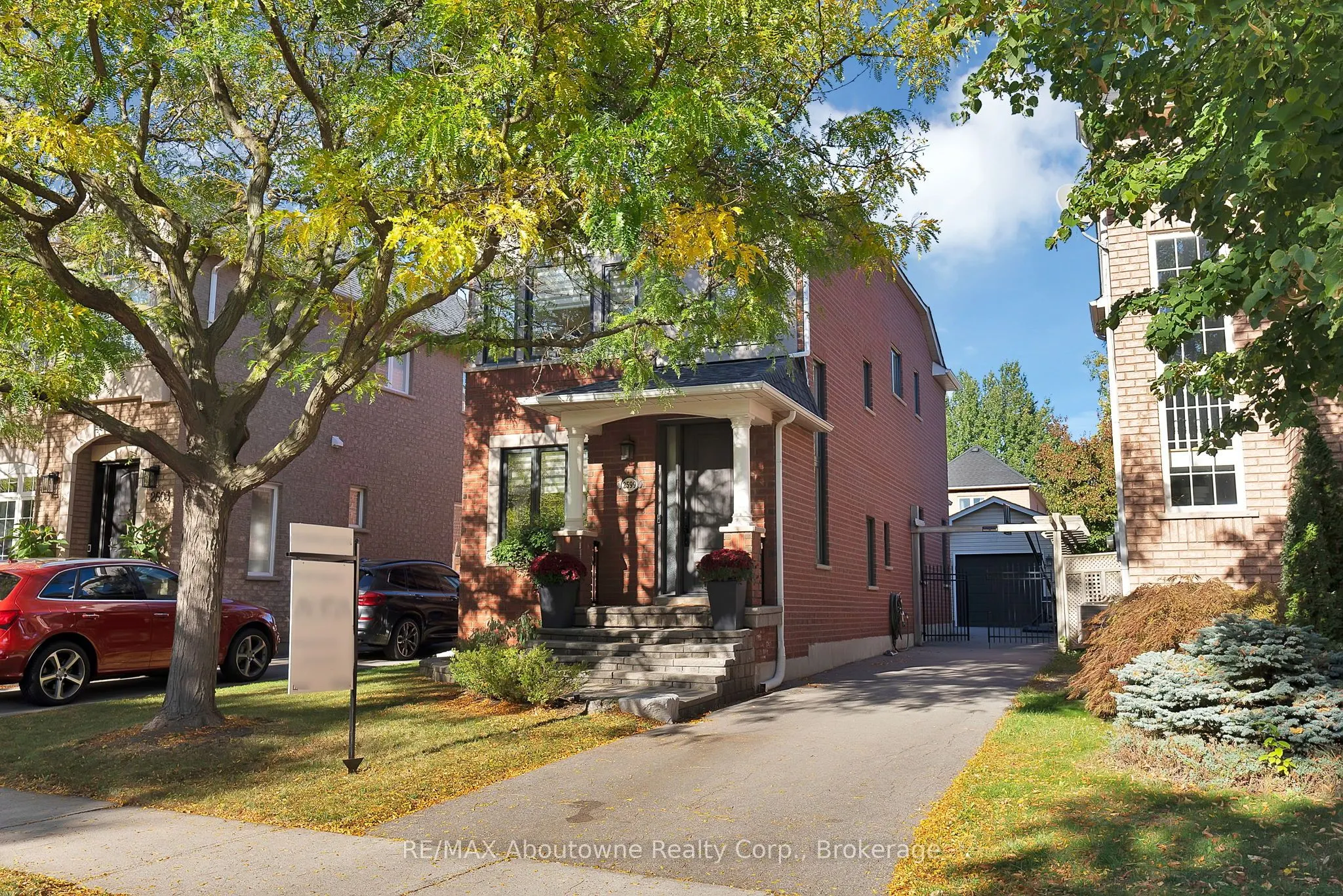 2599 Castle Hill Crescent