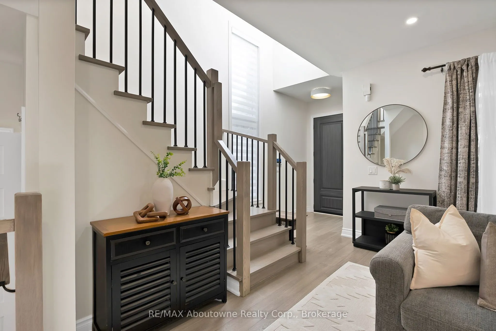 2599 Castle Hill Crescent