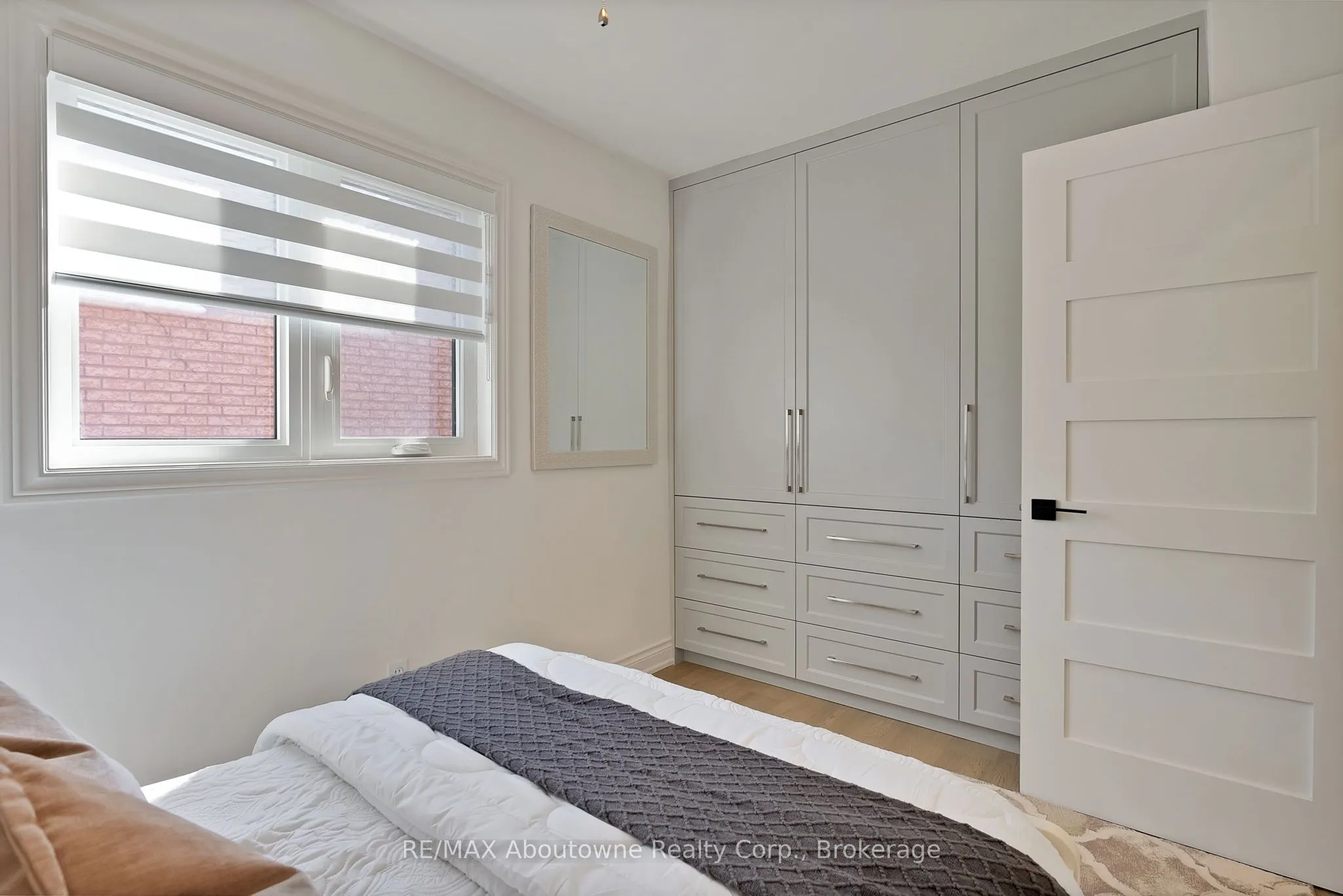 2599 Castle Hill Crescent
