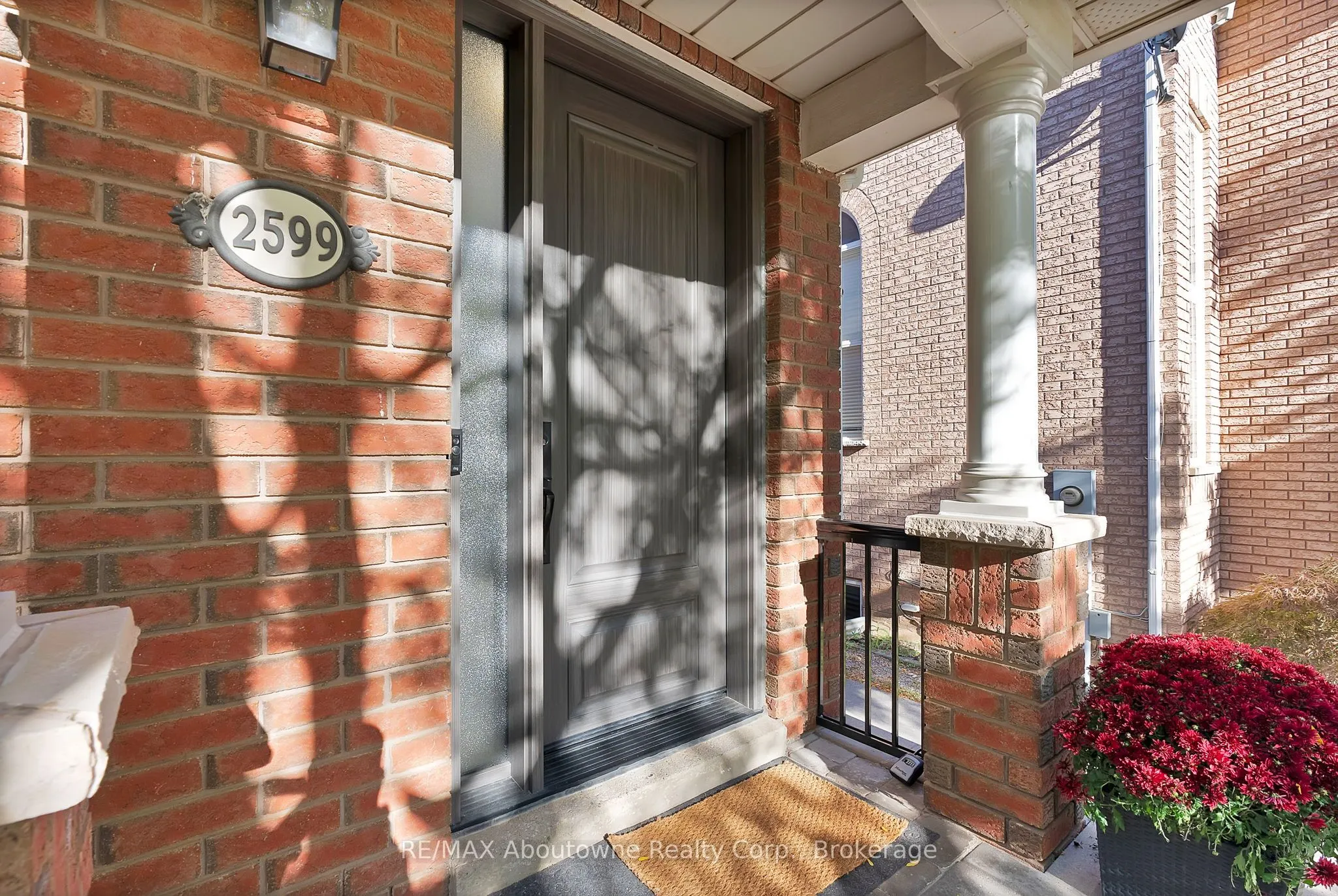2599 Castle Hill Crescent