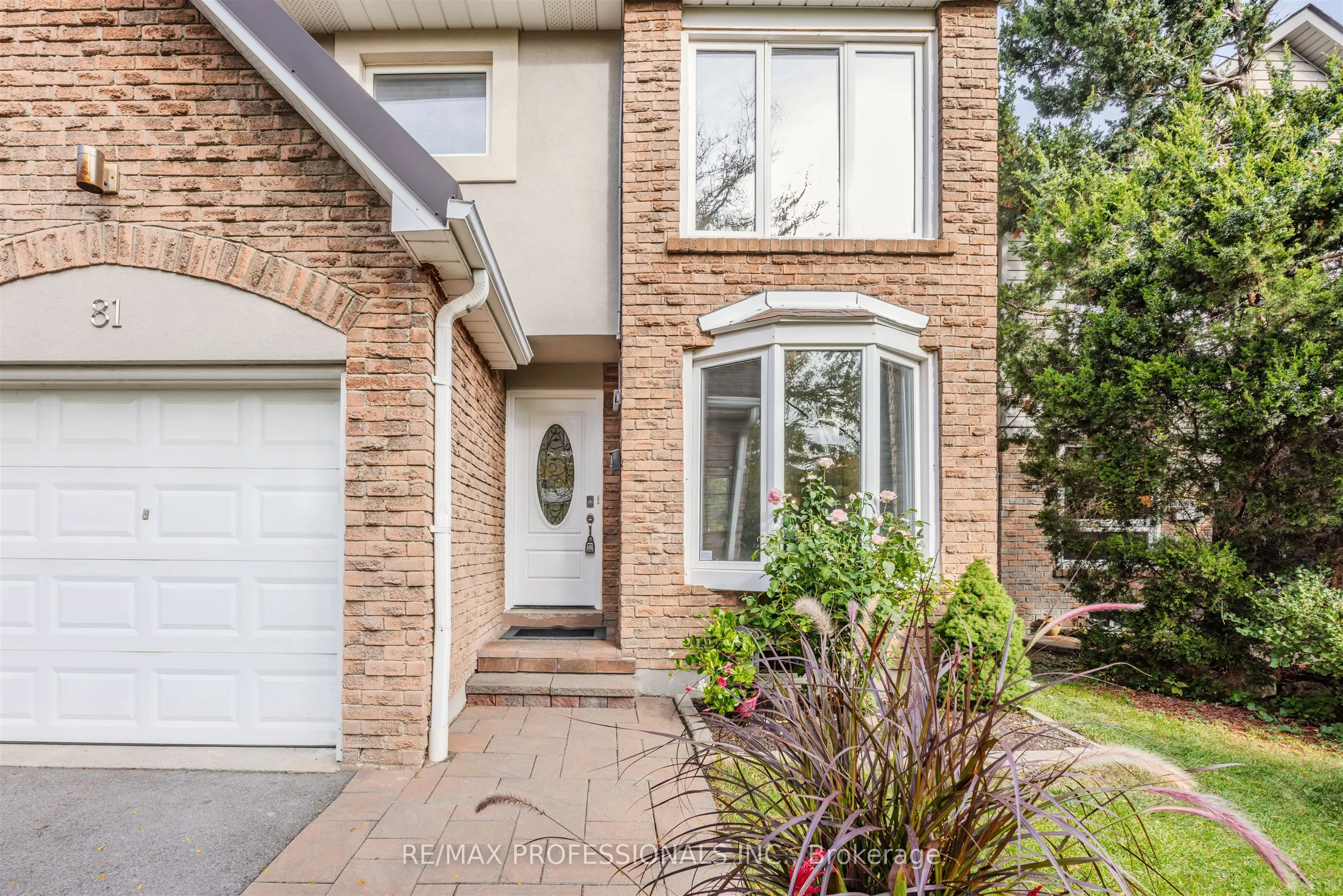 81 Millborough Crescent