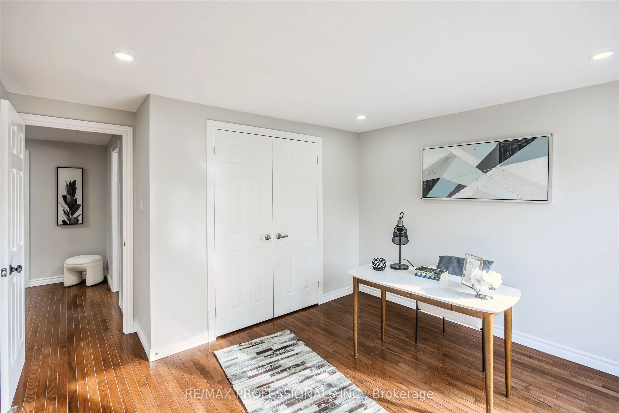 81 Millborough Crescent
