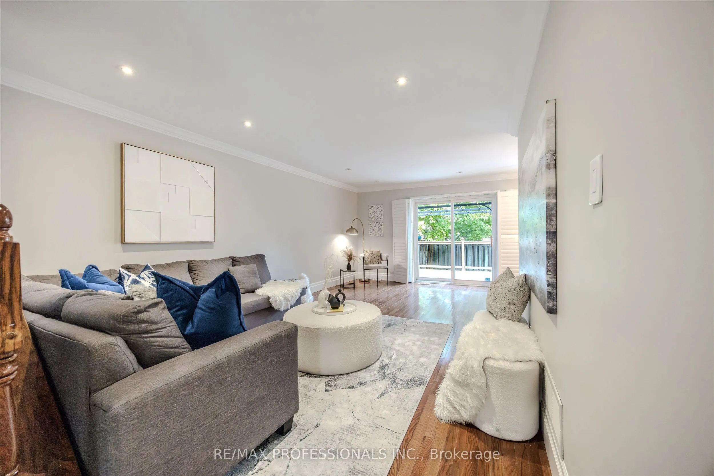 81 Millborough Crescent