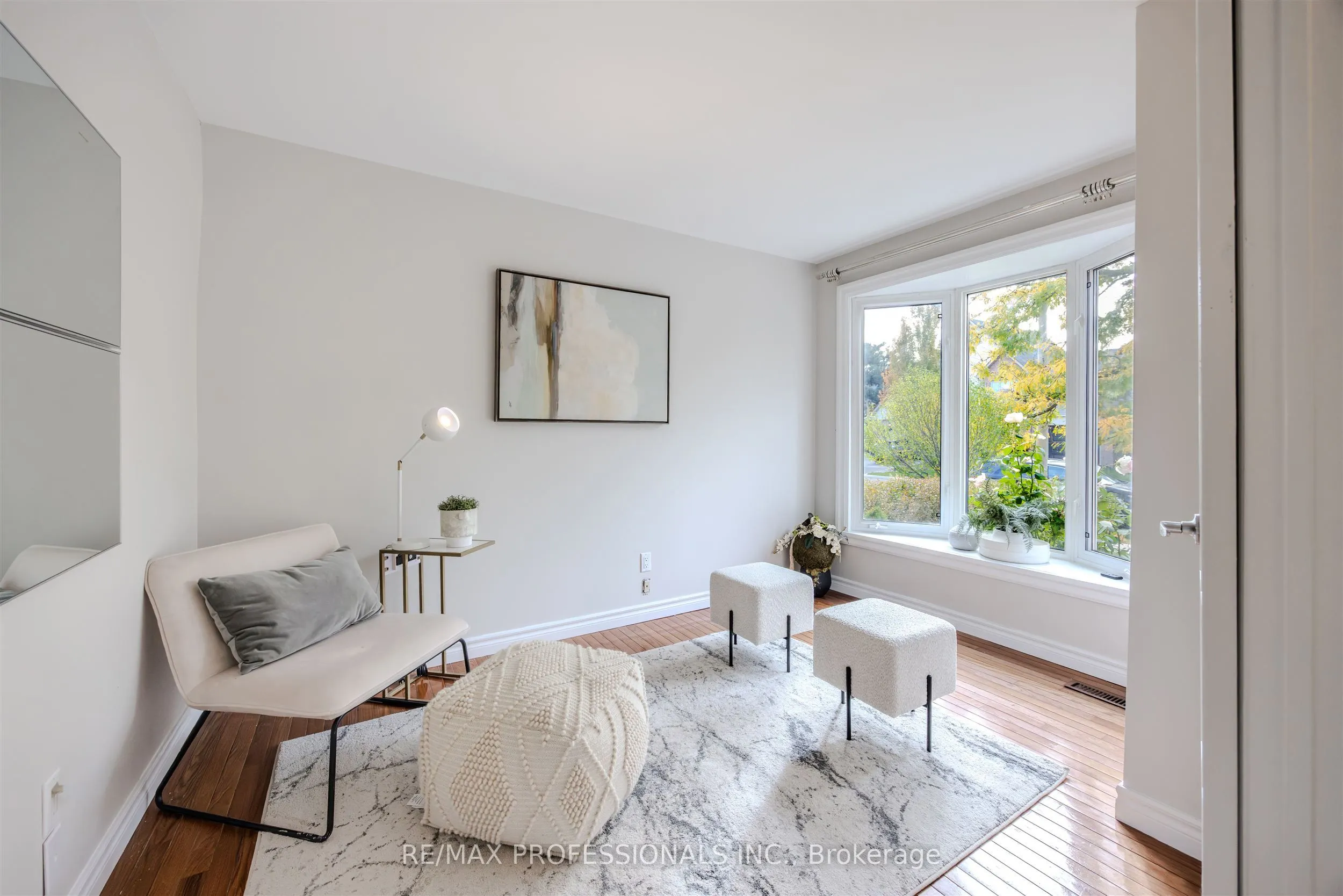 81 Millborough Crescent