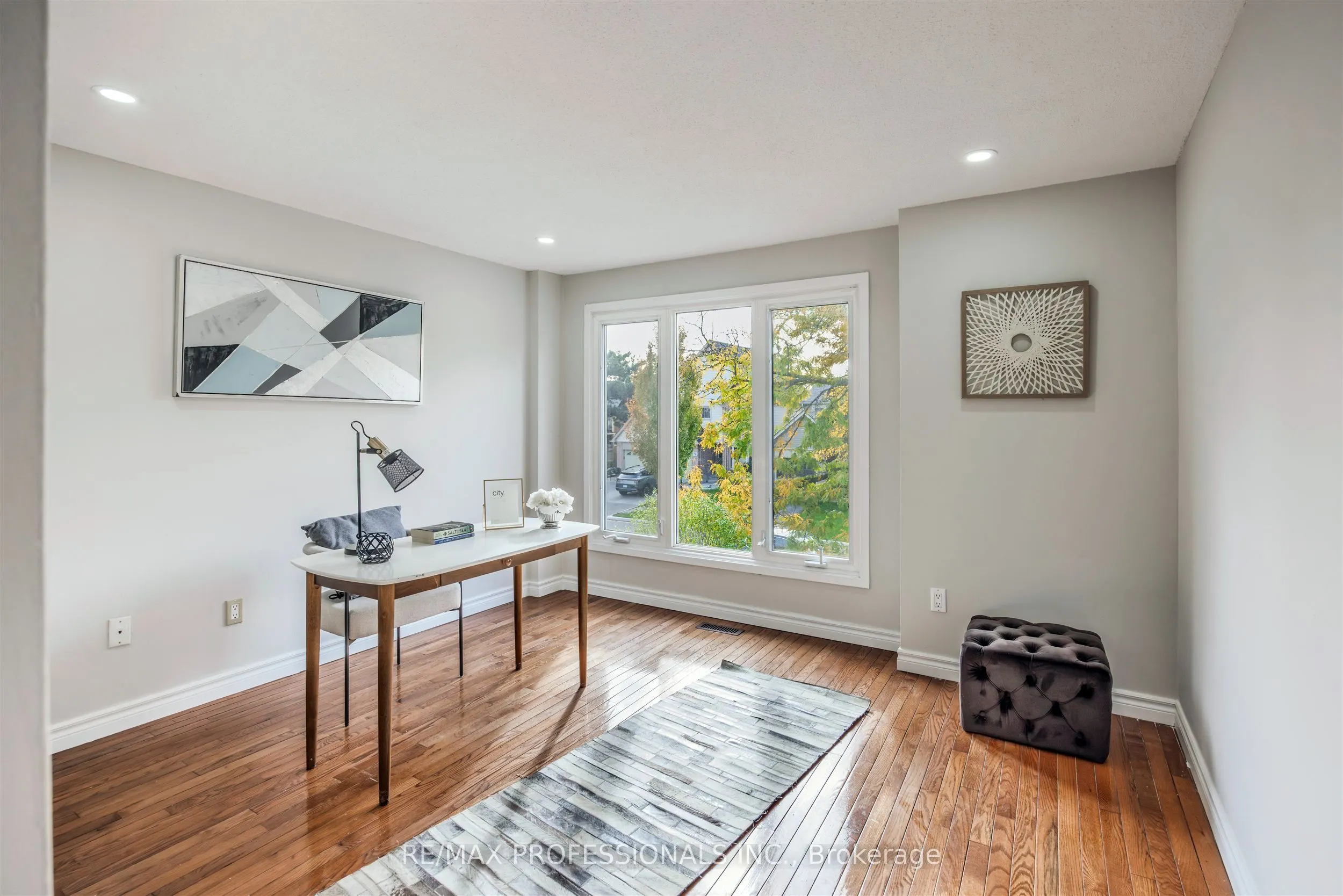 81 Millborough Crescent