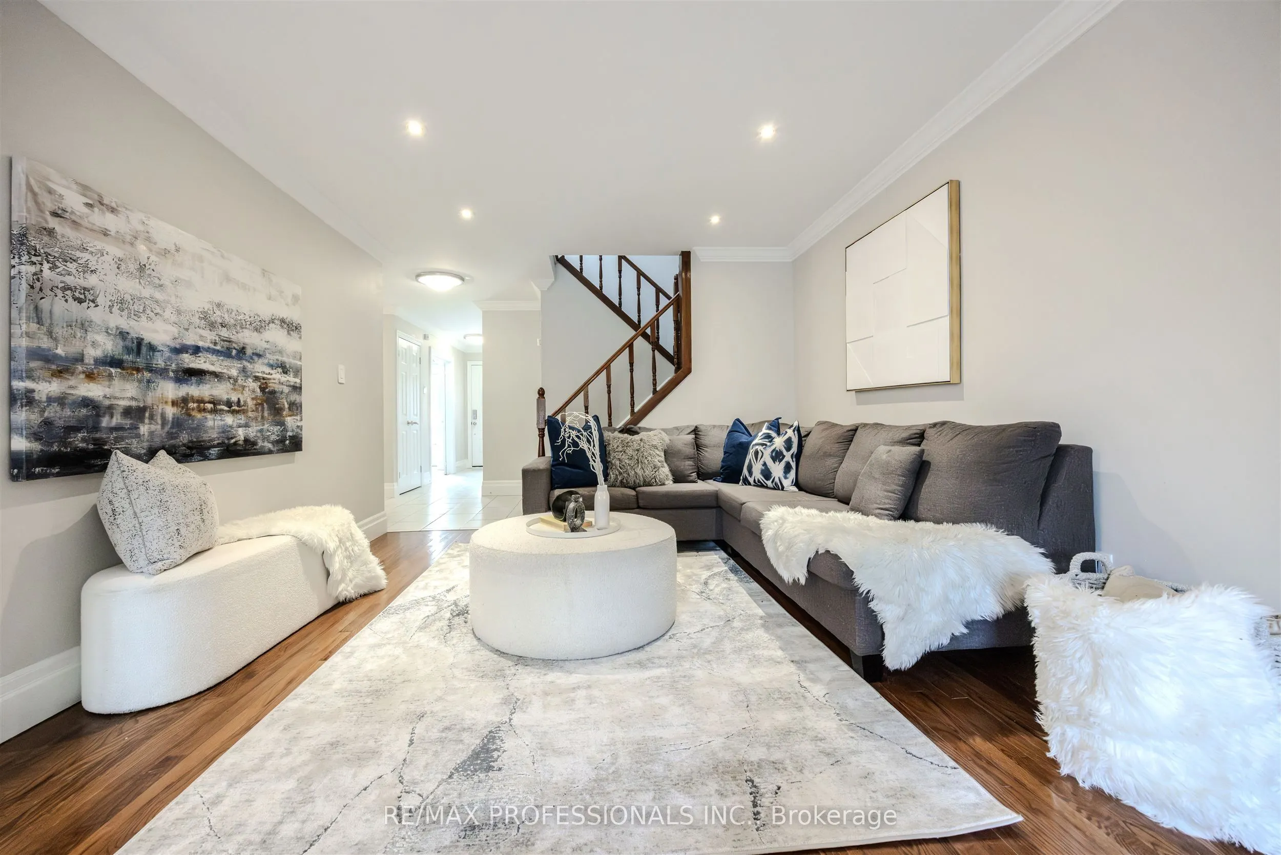 81 Millborough Crescent