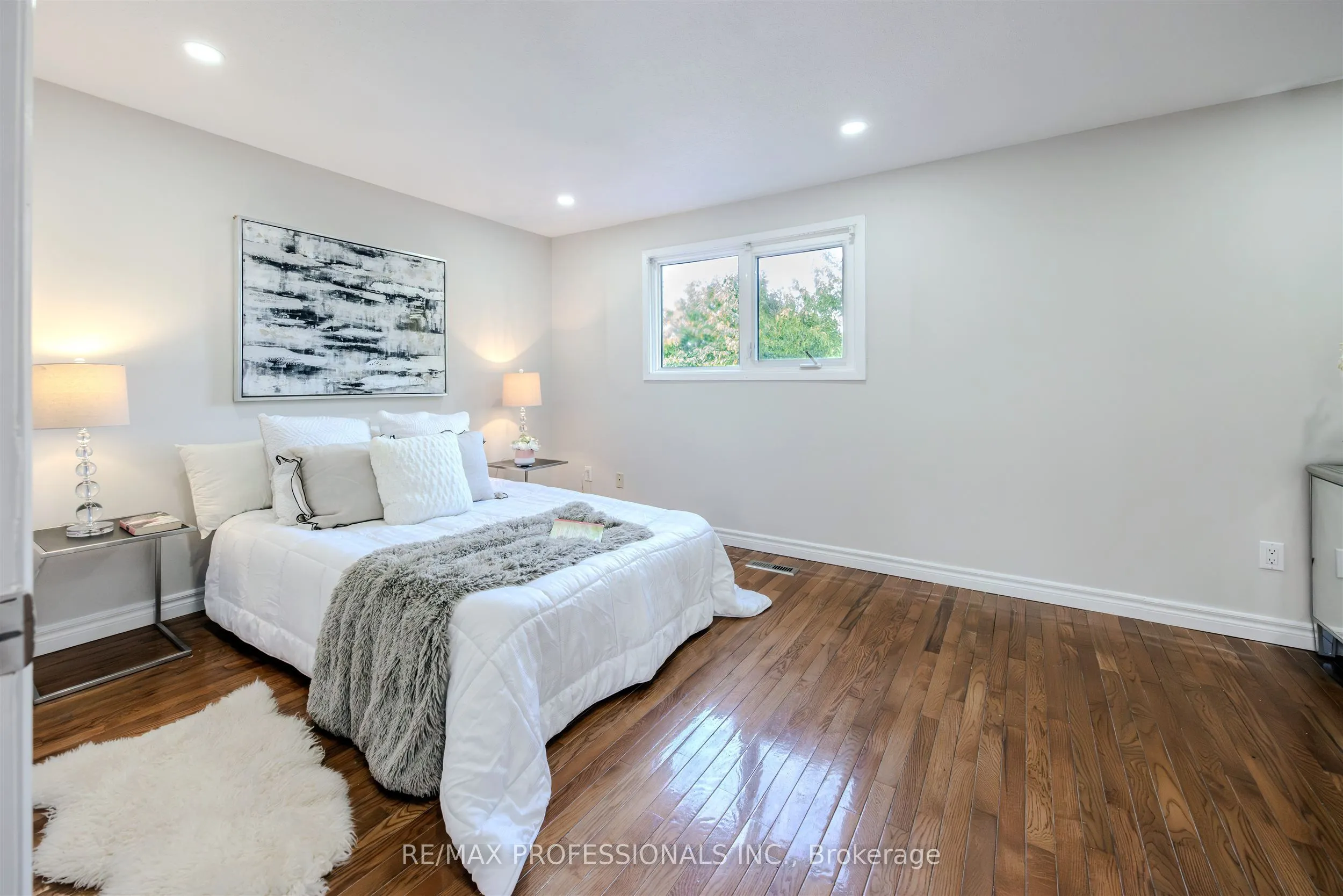 81 Millborough Crescent