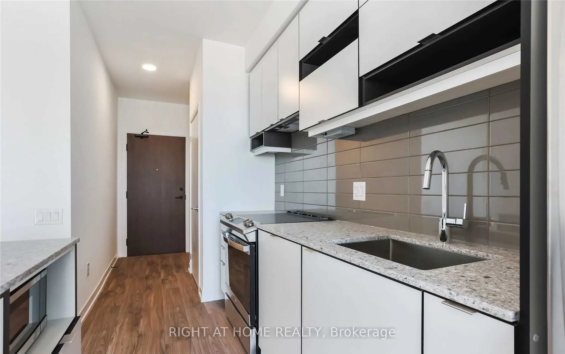 4065 Confederation Parkway, #PH06