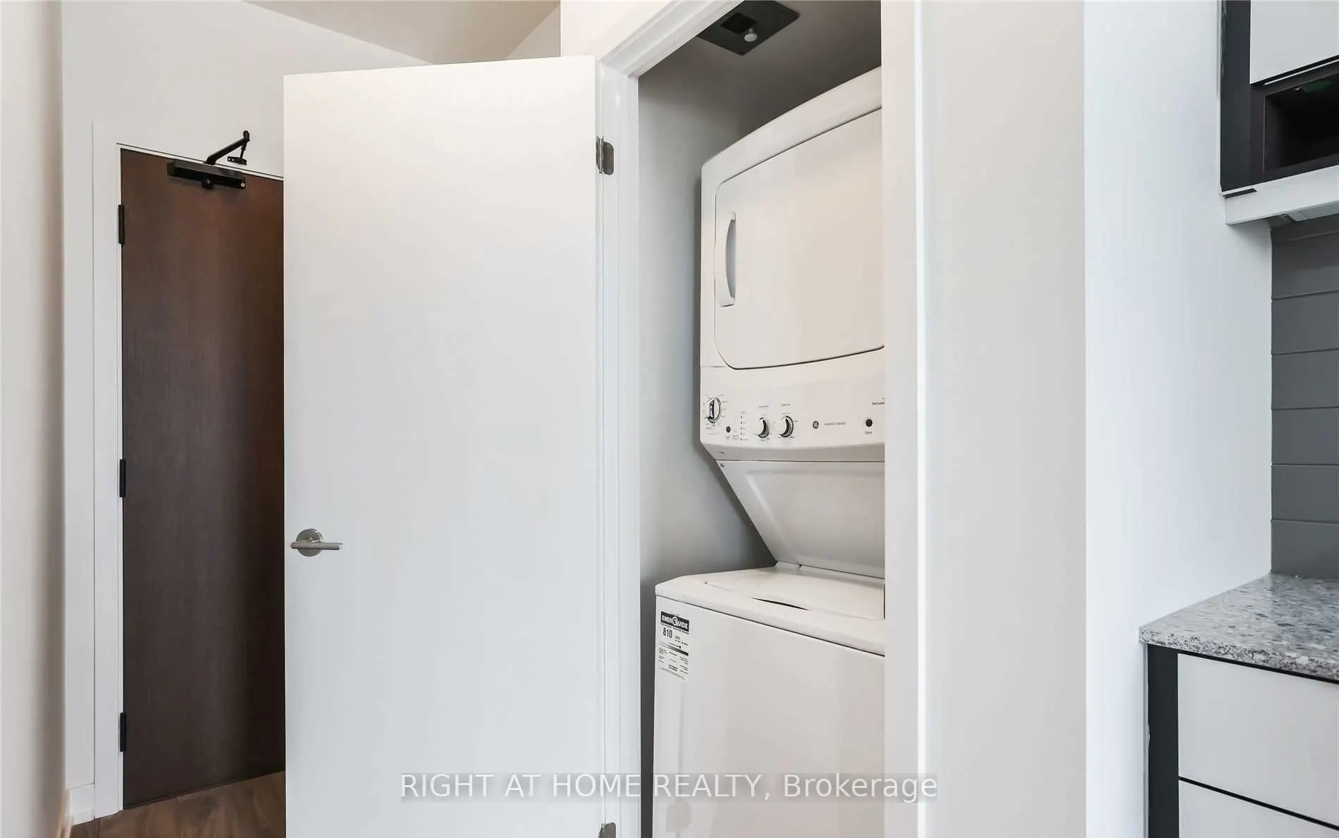 4065 Confederation Parkway, #PH06