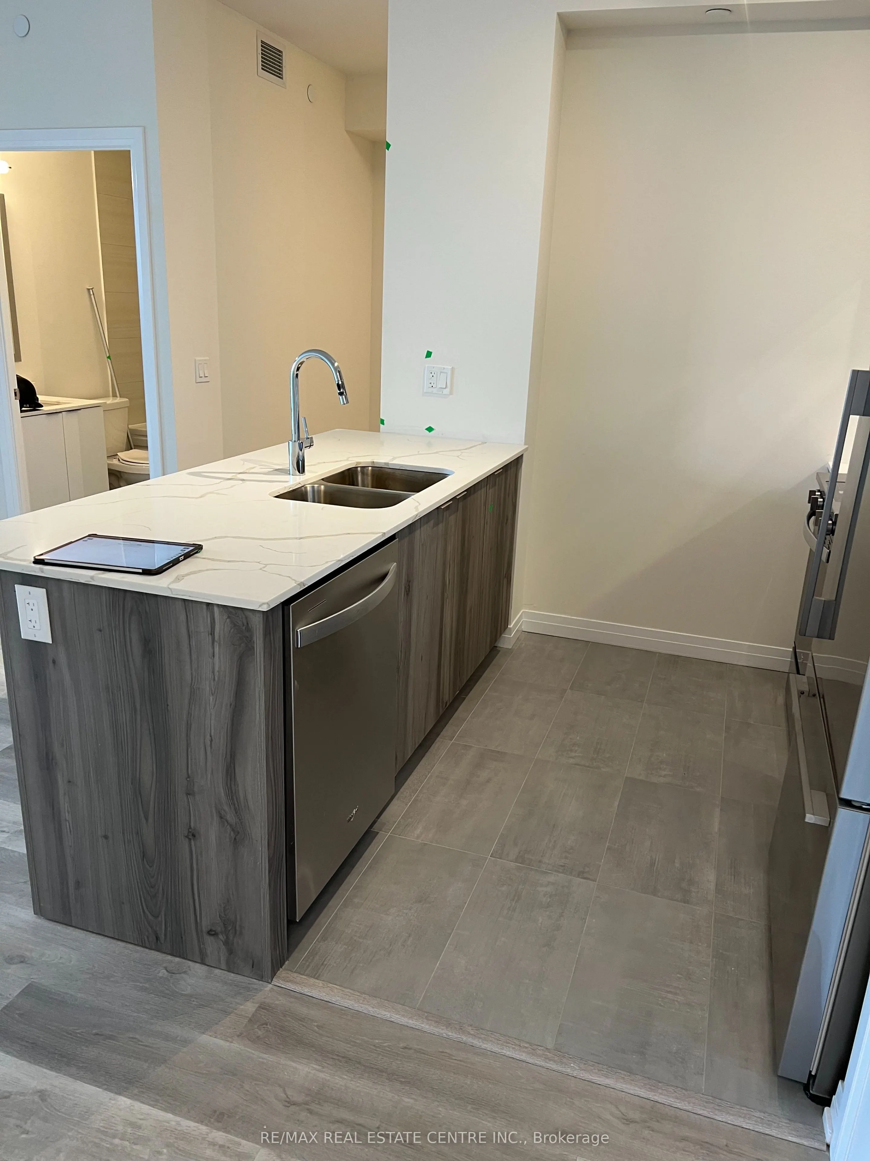 15 Watergarden Drive, #2710