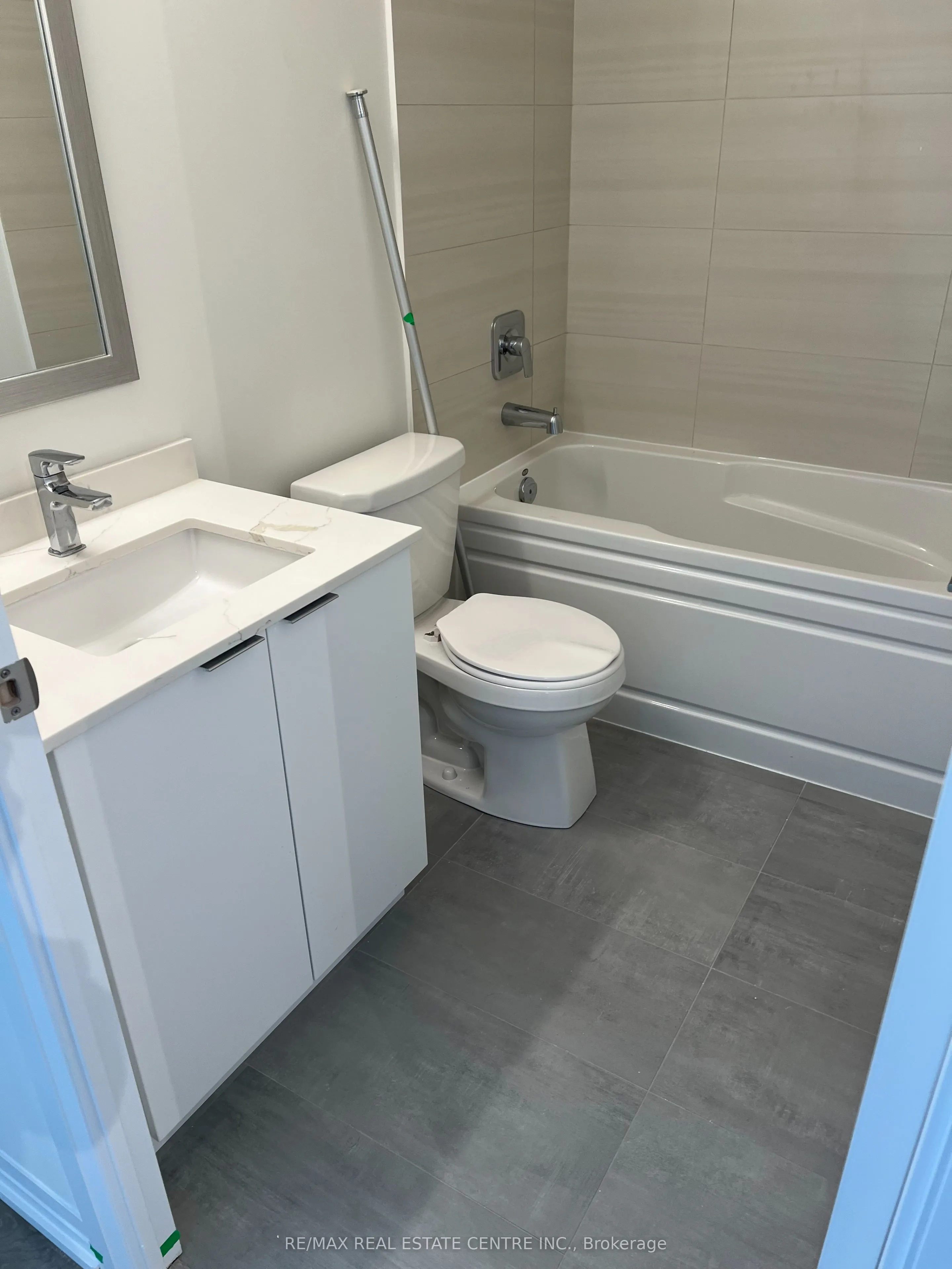 15 Watergarden Drive, #2710